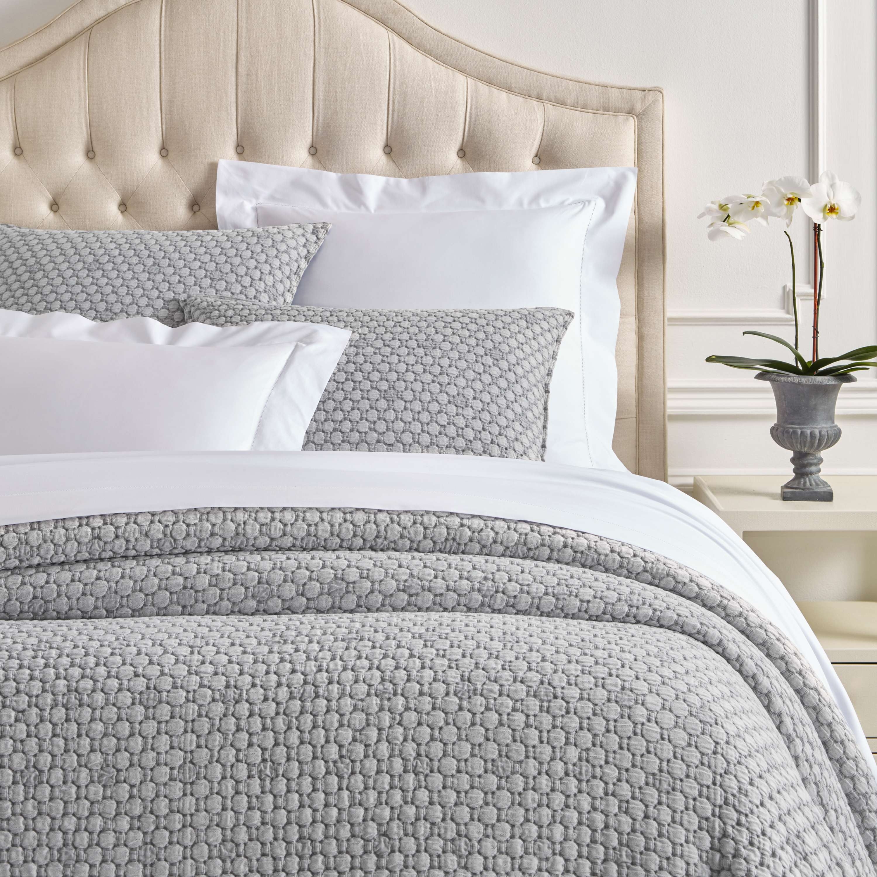 Lodi Black/White Matelasse Coverlet - Image 0