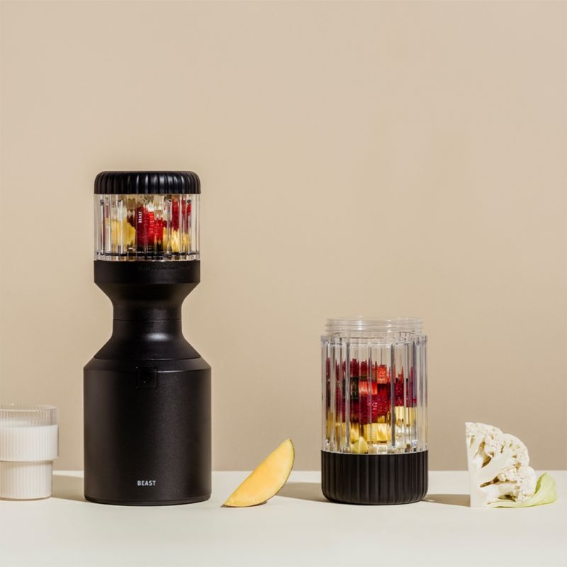 Beast® Blender Tonal in Carbon Black - Image 4