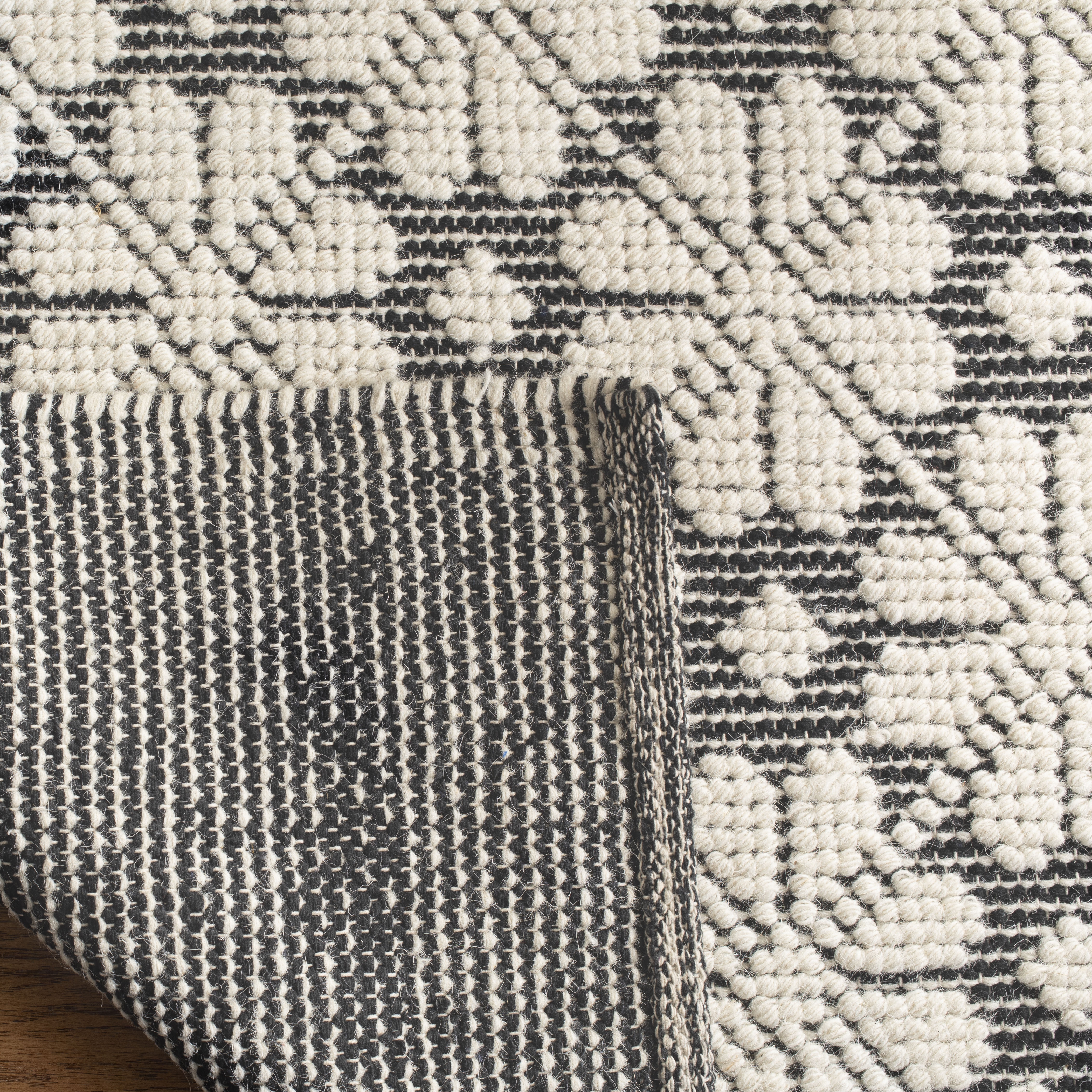 Arlo Home Hand Woven Area Rug, VRM303Z, Ivory/Black,  8' X 10' - Image 3