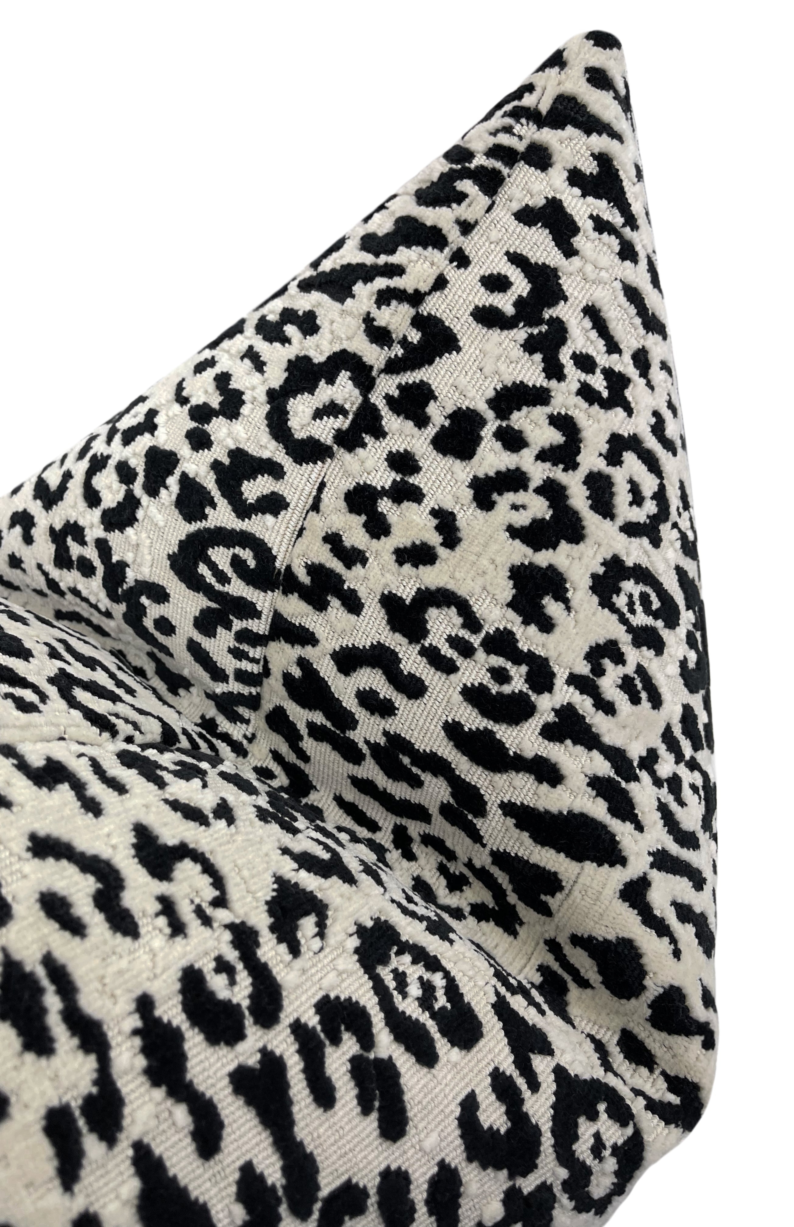 SERENGETI CUT VELVET // SNOW - BY THE YARD - Image 2