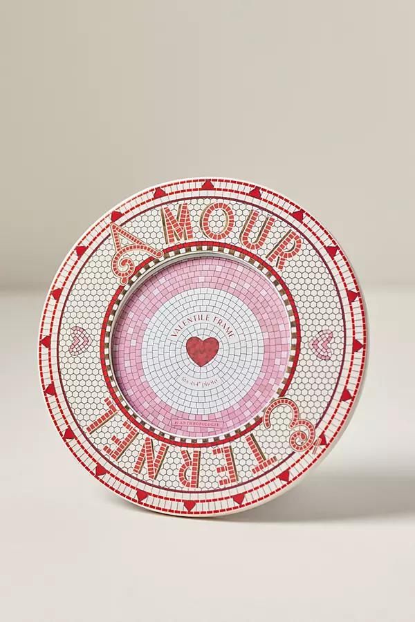 Valentile Round Picture Frame - Image 0