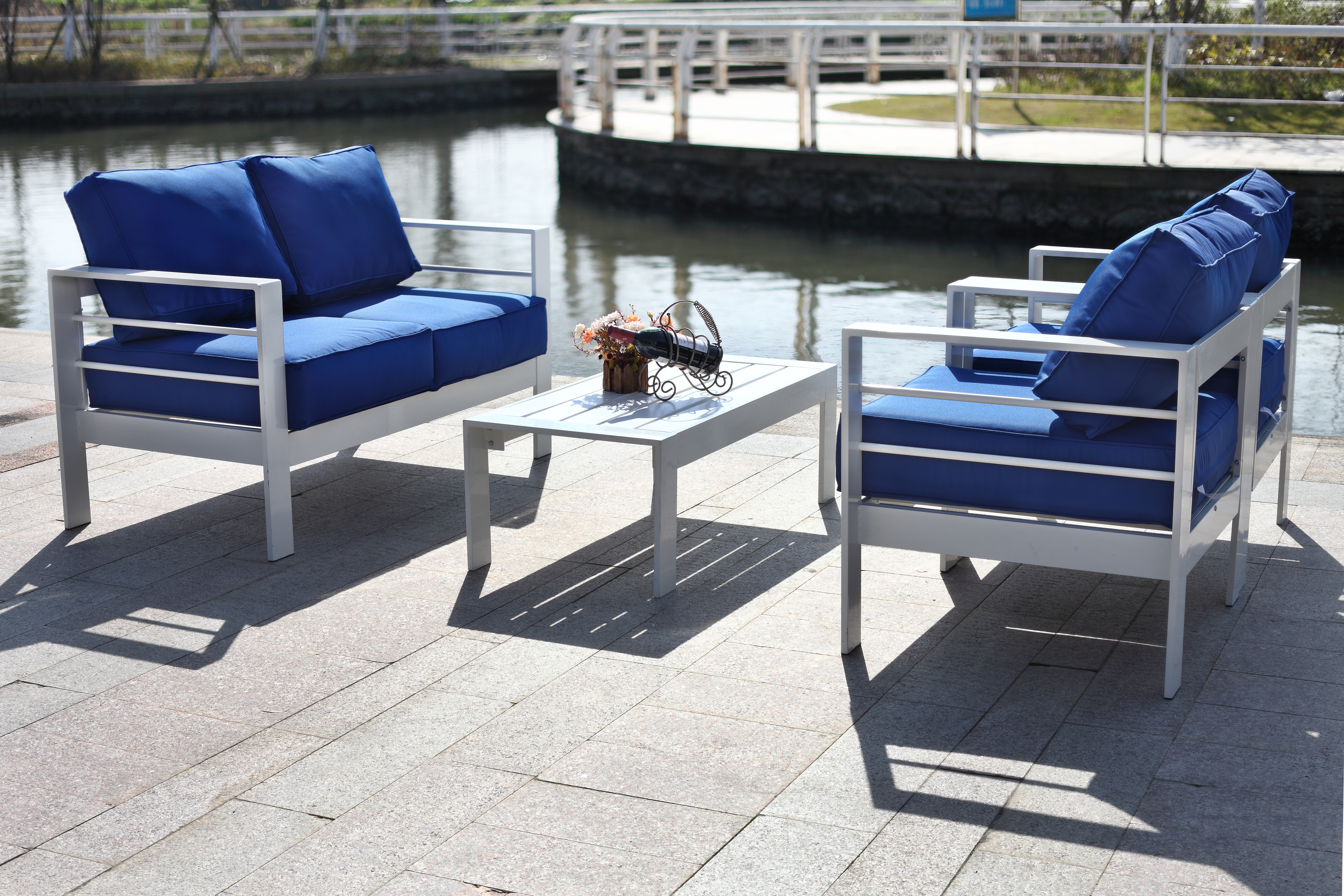 Nason 4 Piece Outdoor Living Set - White/Navy - Safavieh - Image 6