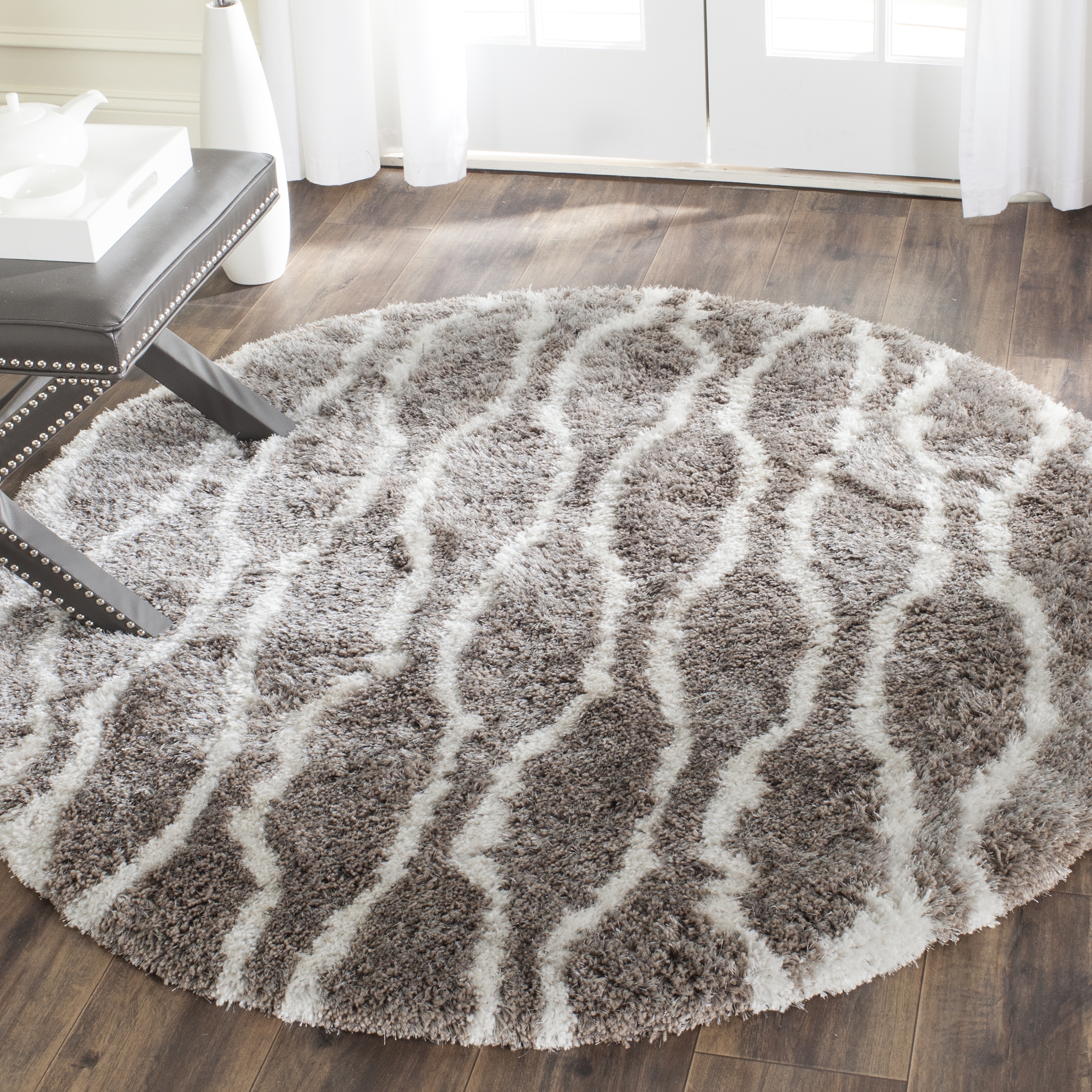 Arlo Home Hand Tufted Area Rug, BSG322B, Silver/Ivory,  5' X 5' Round - Image 1