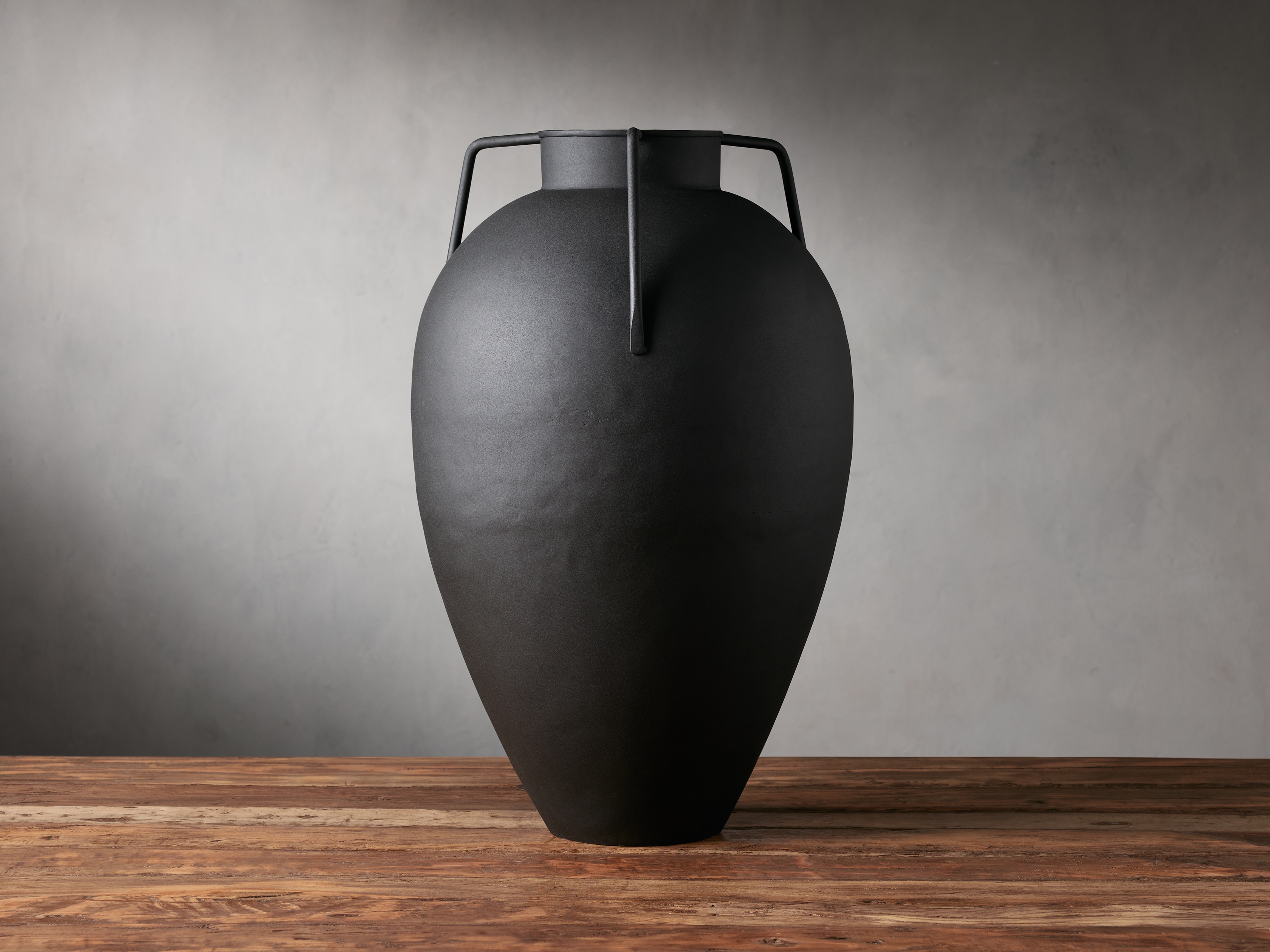 Modern Metal Vase in Iron Extra Large Black - Image 0