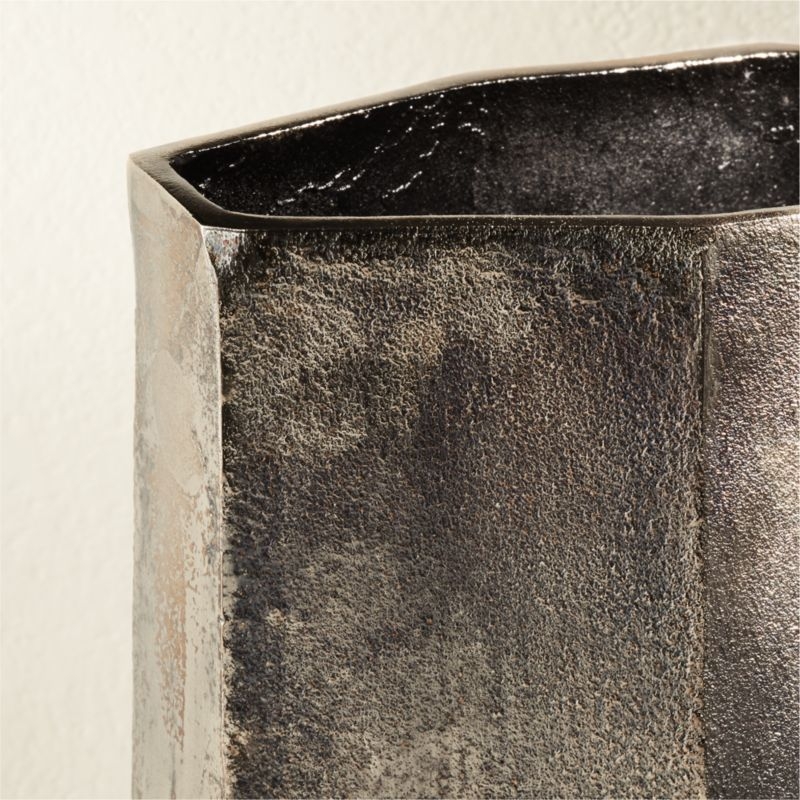 Nissa Cast Aluminum Vase - Image 2