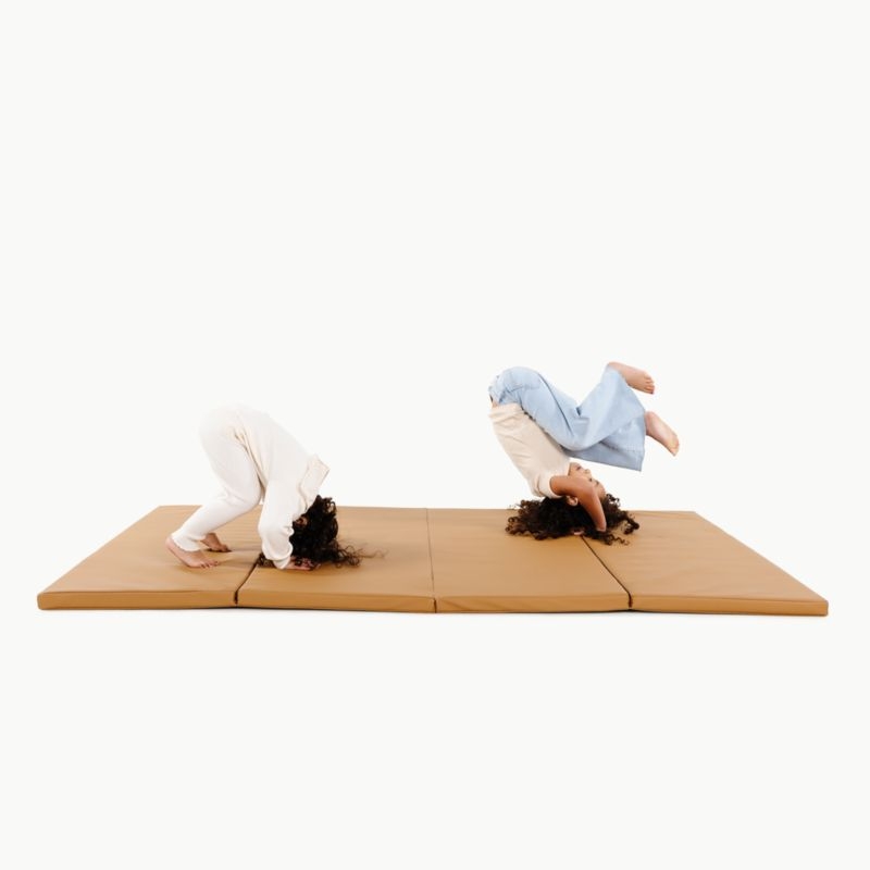 Gathre Camel Brown Vegan Leather Toddler Tumbling Mat - Image 2