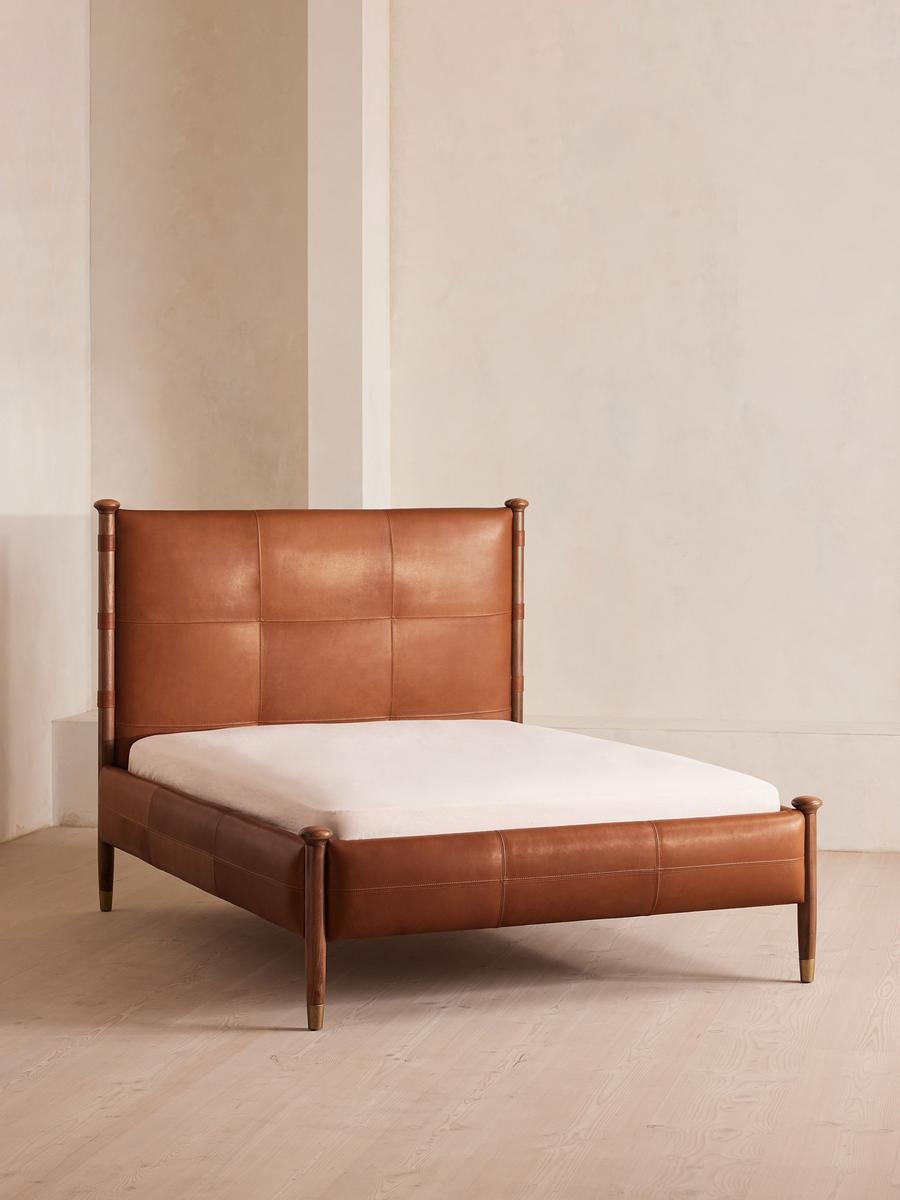 Paolo Bed, Sycamore Leather, King, US - Image 0