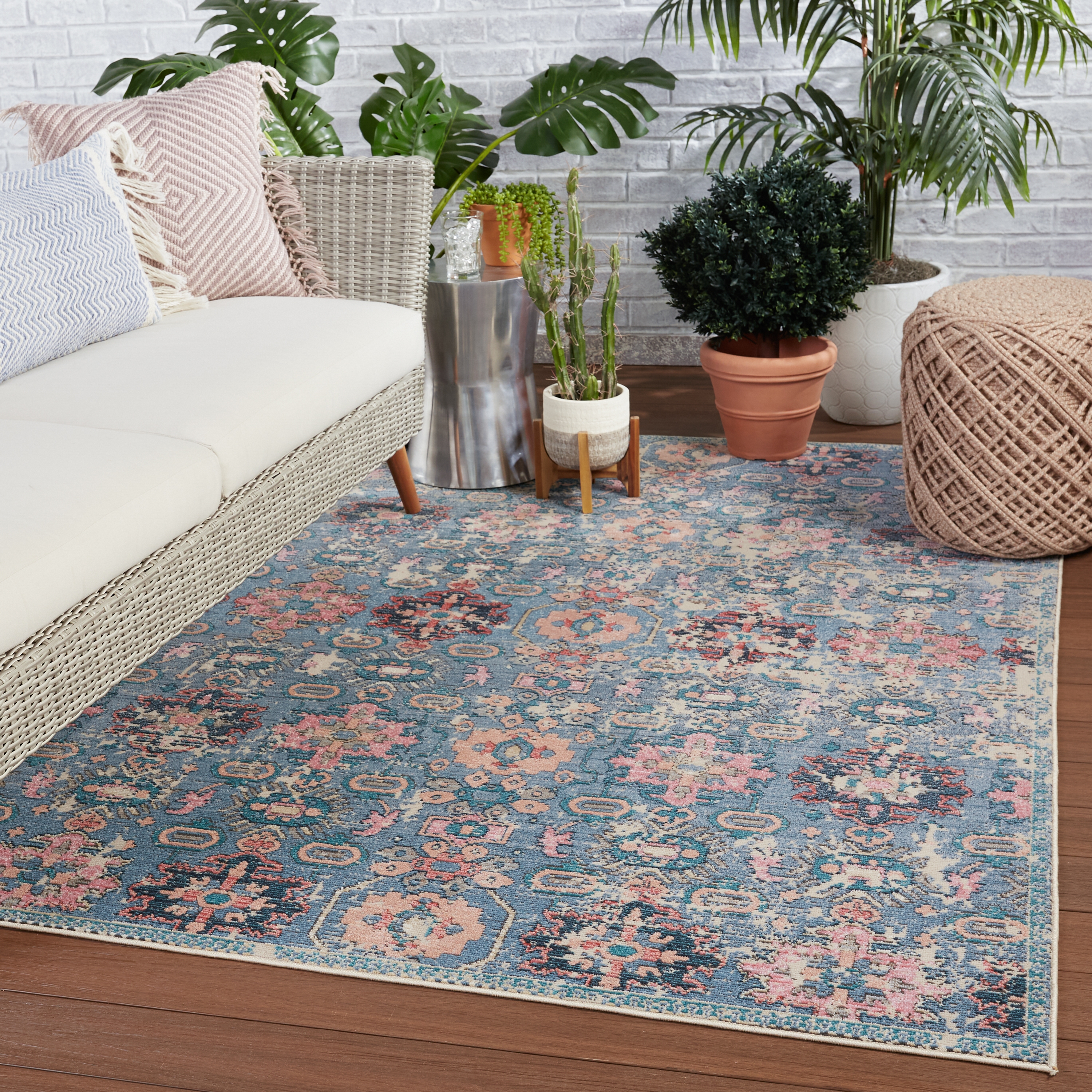 Vibe by Farella Indoor/ Outdoor Oriental Blue/ Pink Runner Rug (2'6"X8') - Image 5