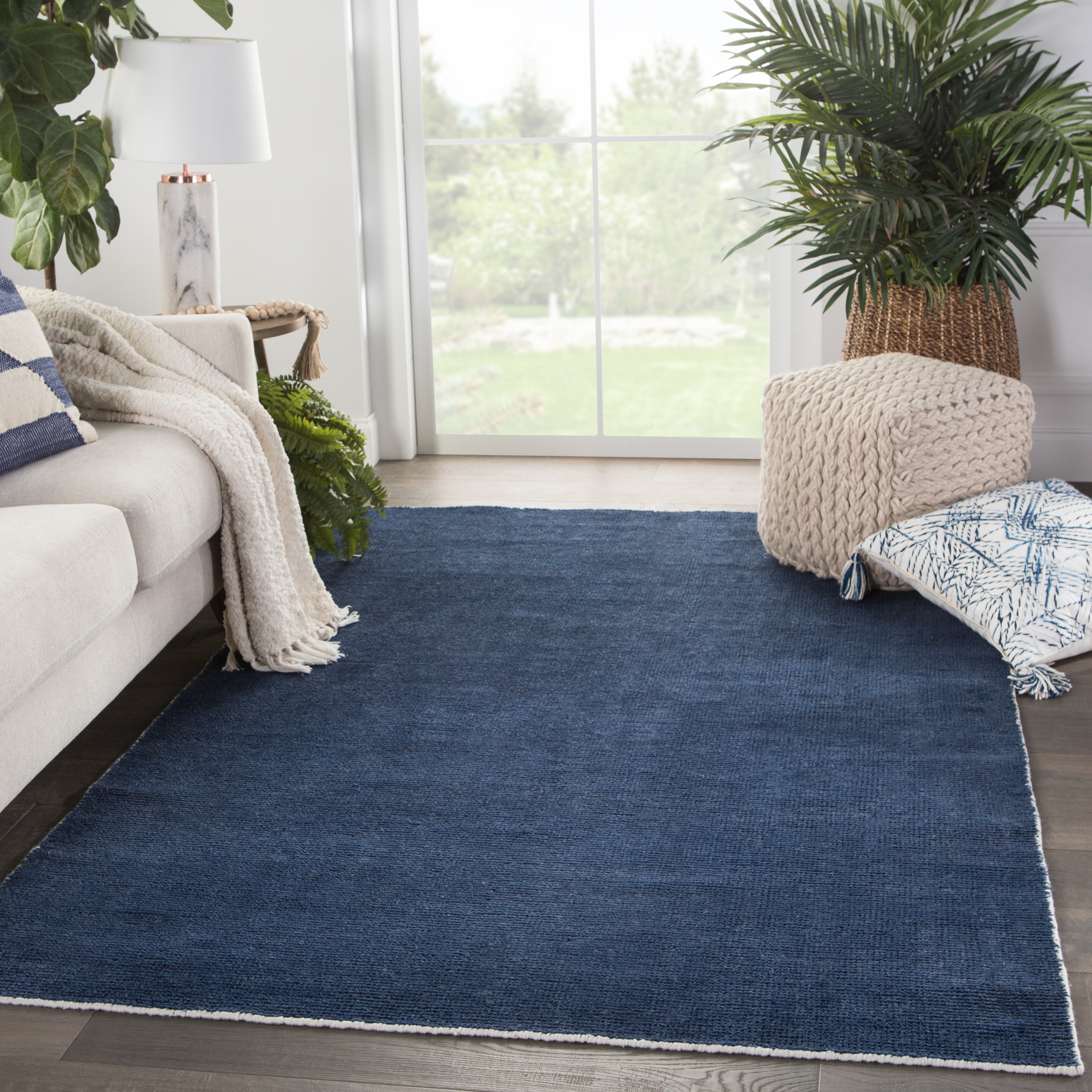 Limon Indoor/ Outdoor Solid Blue/ White Area Rug (9'X12') - Image 4