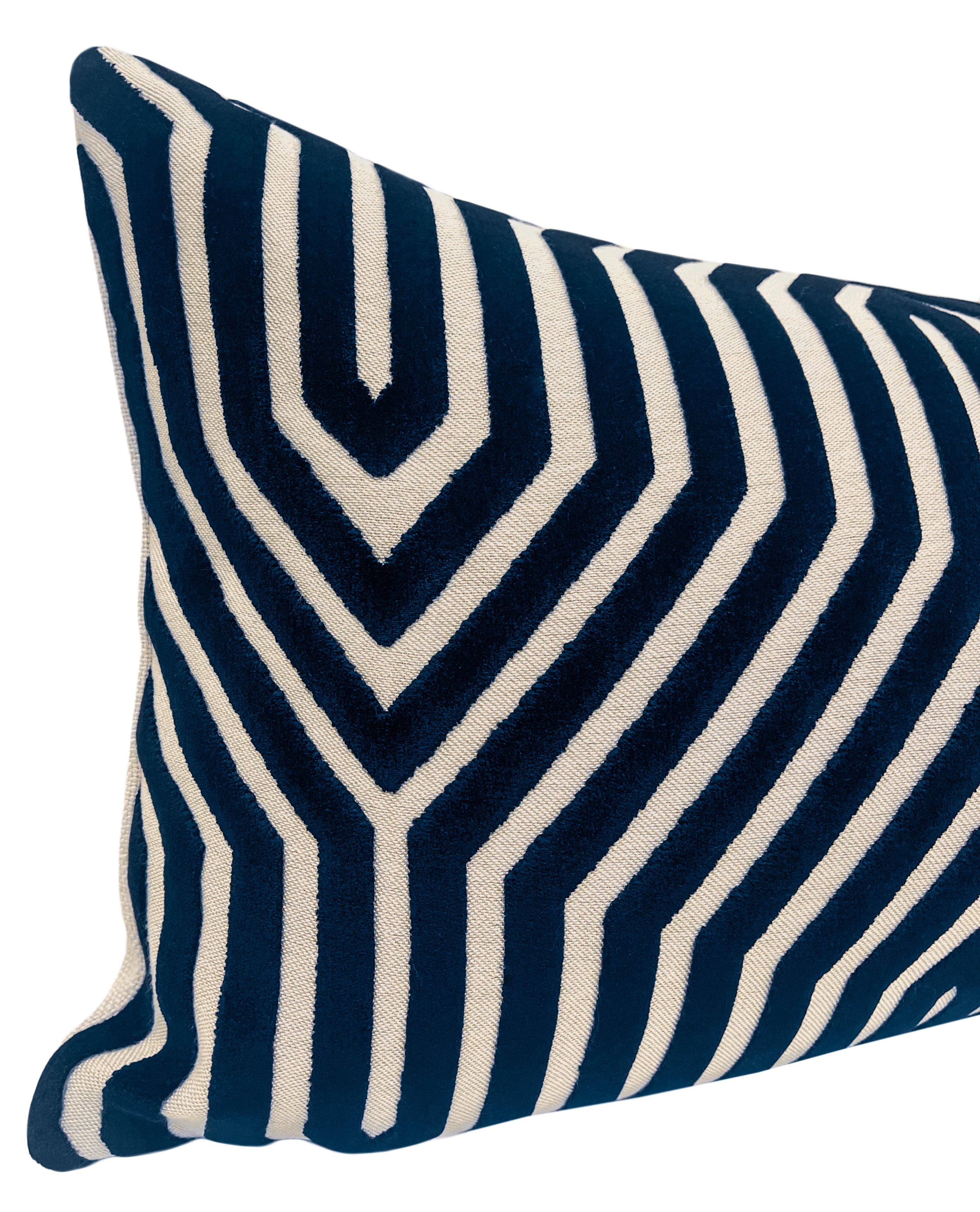 THE XL LUMBAR :: VANDERBILT VELVET // BLEU | SCHUMACHER - Sample 4" X 4" - Image 2