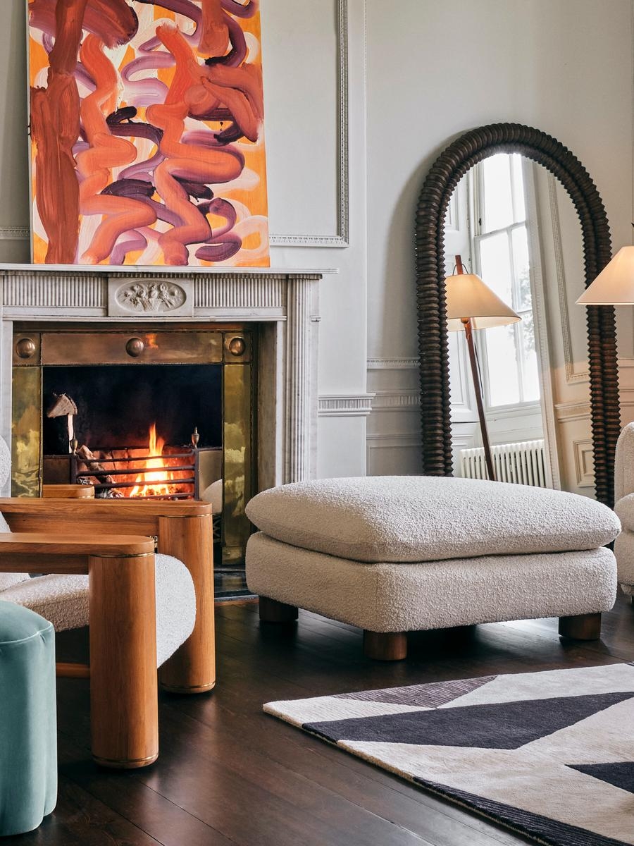 Vivienne Ottoman, Boucle Natural, US - Image 0