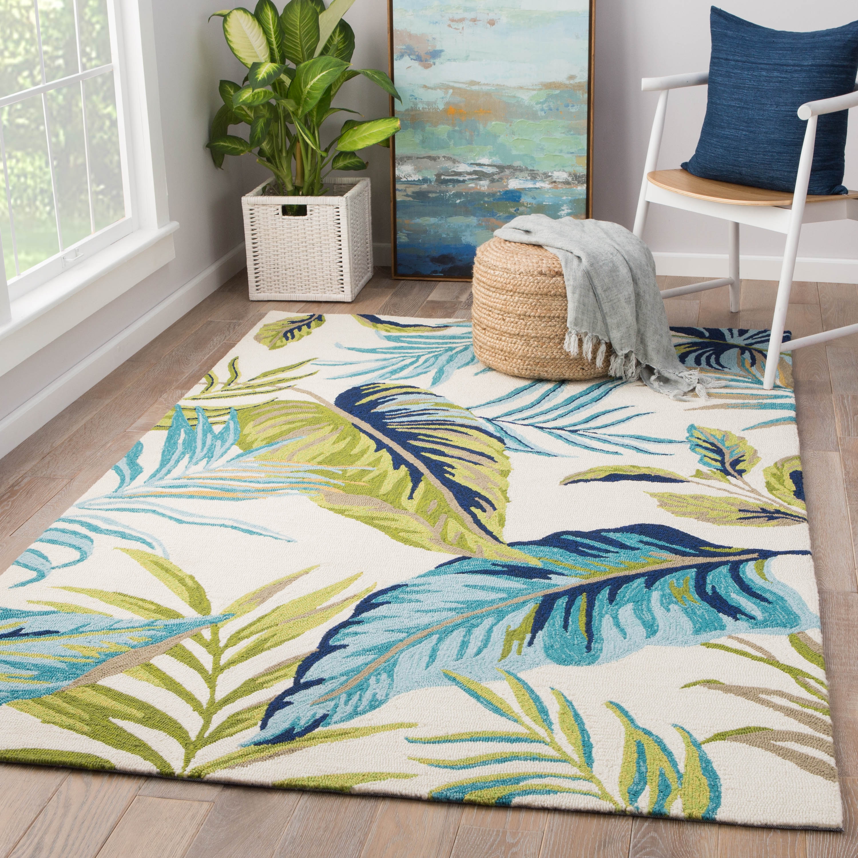 Fraise Indoor/ Outdoor Floral Blue/ Green Area Rug (7'6" X 9'6") - Image 4