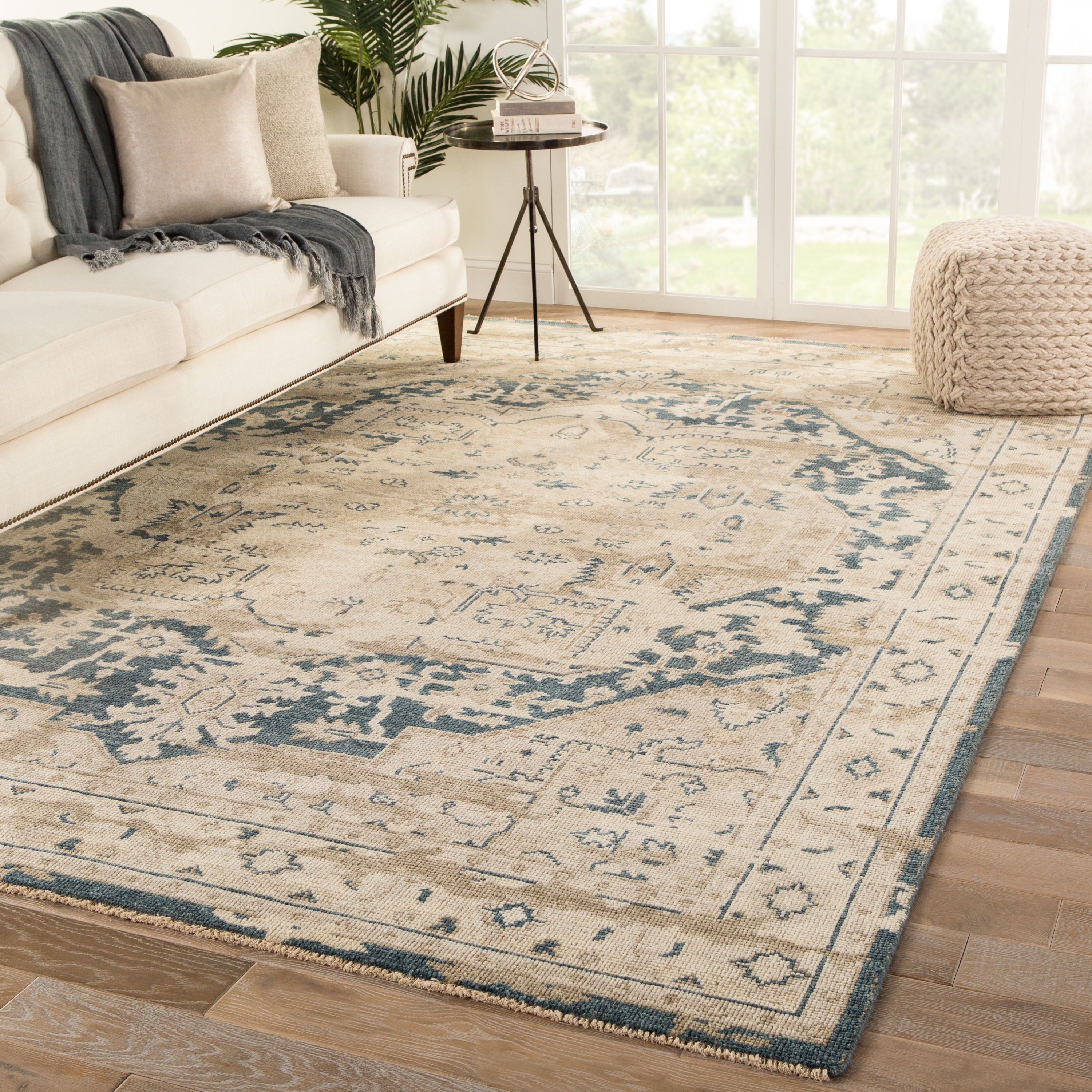 Cadenza Hand-Knotted Medallion Beige/ Dark Blue Area Rug (6'X9') - Image 4