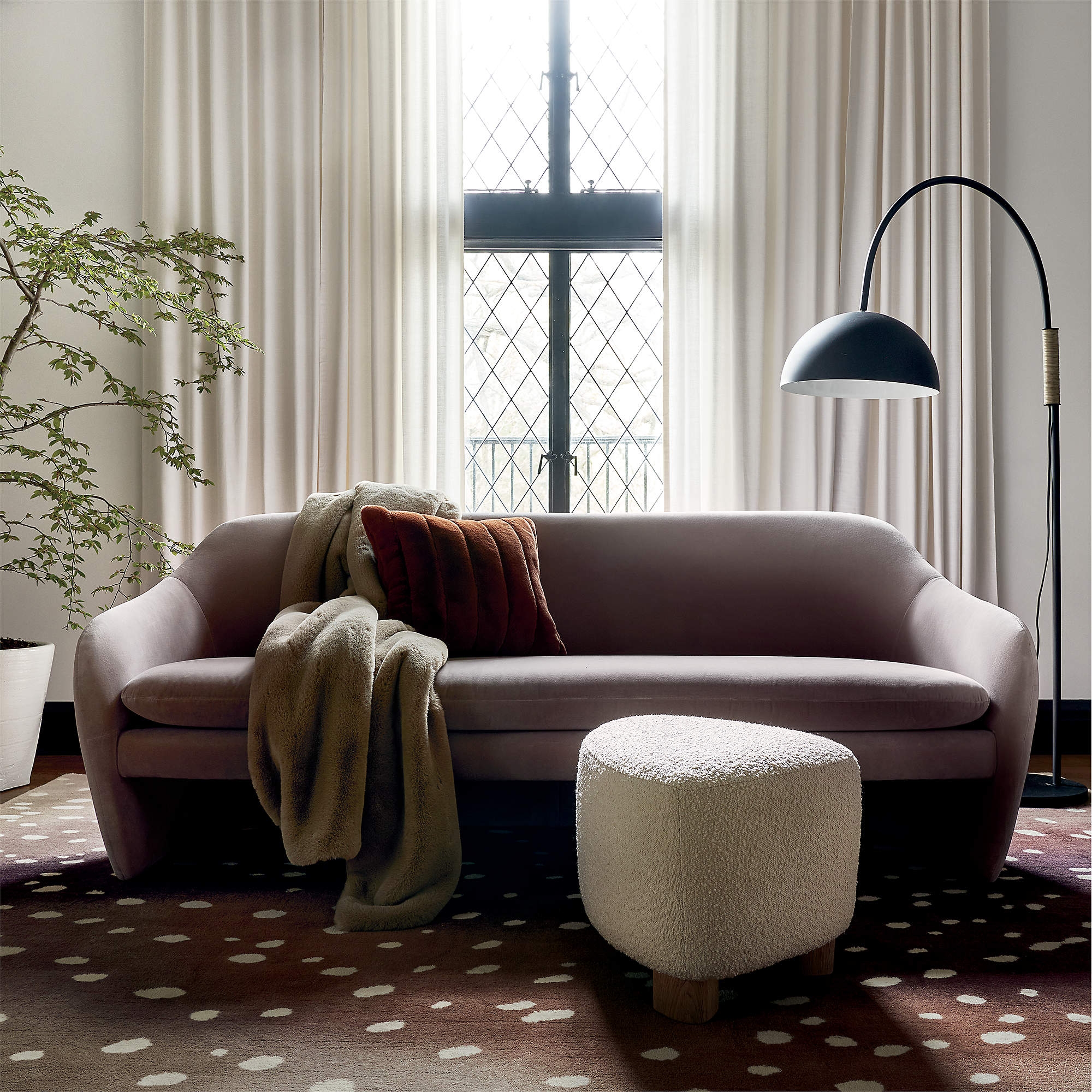 Jett Black Arched Floor Lamp - Image 3