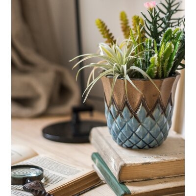 Pendarvis Ceramic Table Vase - Image 0