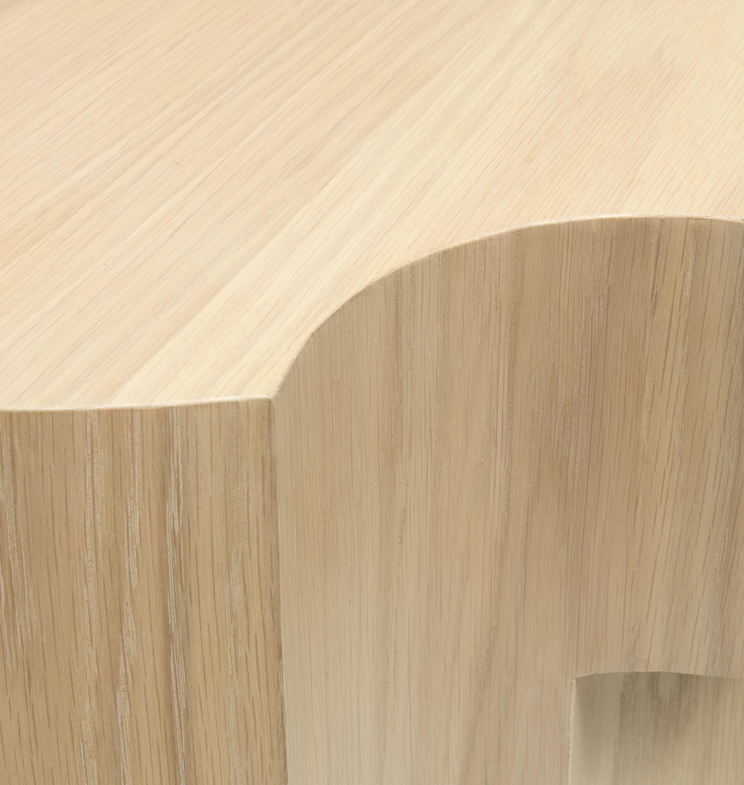 Linton  23"H x 19"W x 19"D End Table - Image 0