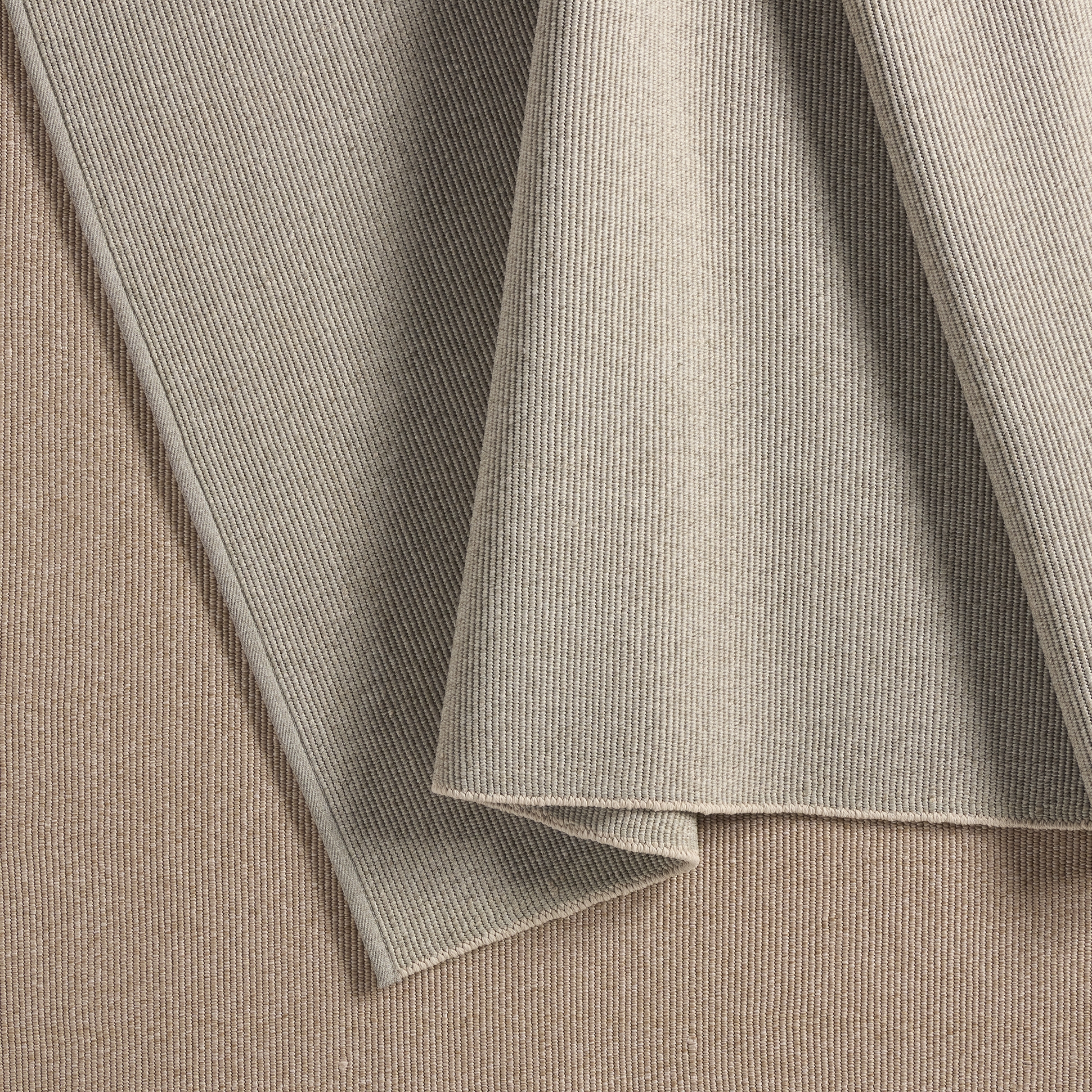 Texel FLI01 Handmade Solid Taupe Area Rug (5'x8') - Image 5