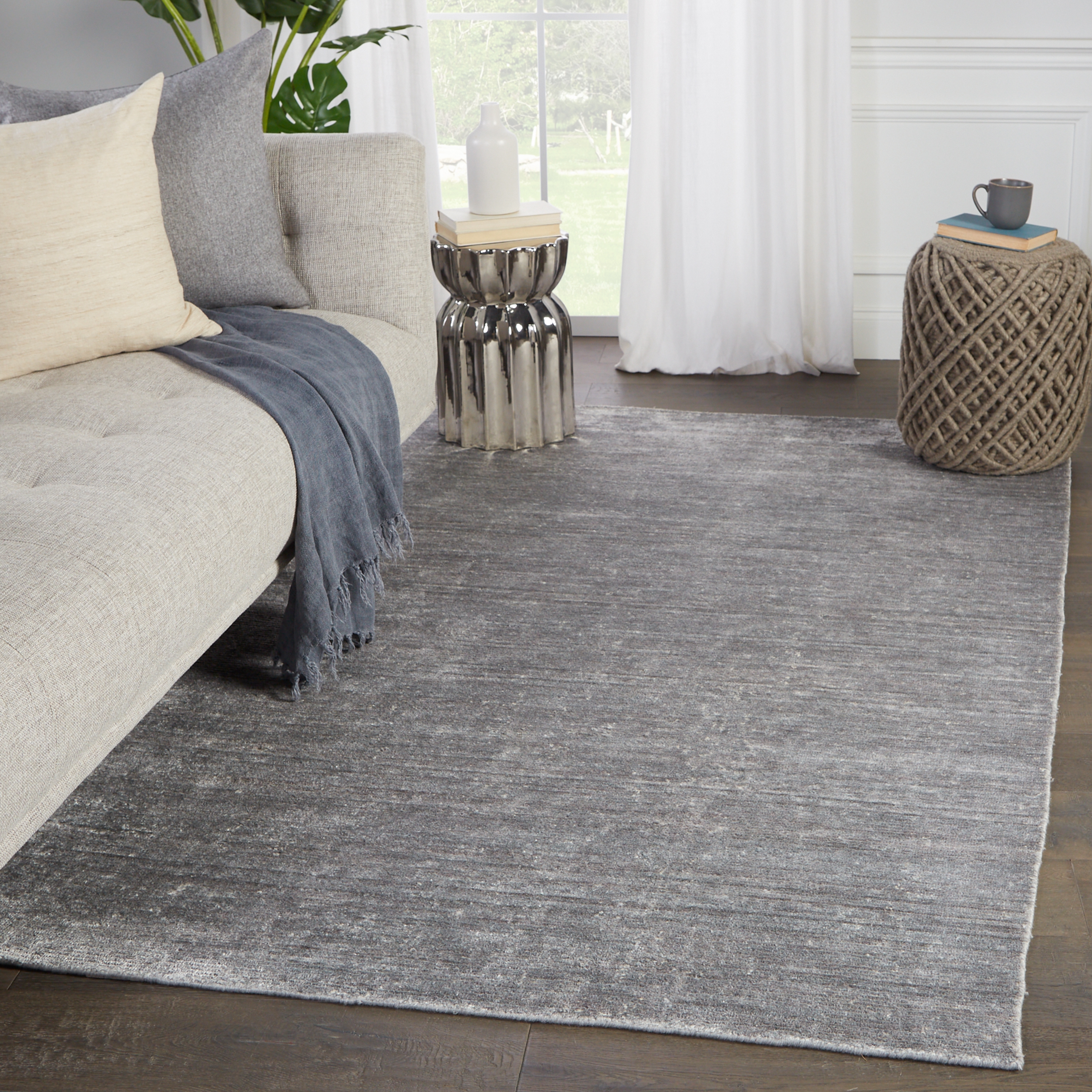 Ardis Handmade Solid Silver/ White Area Rug (9'X12') - Image 4