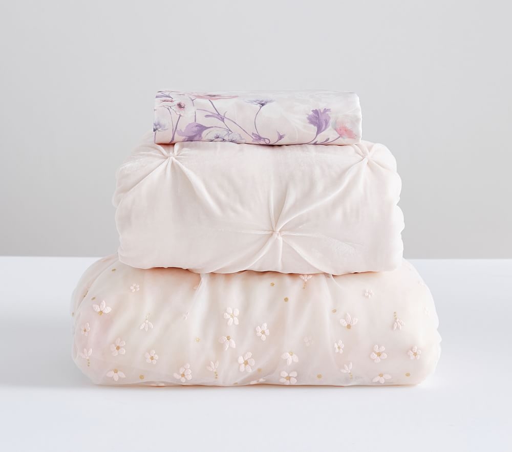 Monique Lhullier Floral Quilt Set with Monique Lhullier Floral Fitted Crib Sheet - Image 0