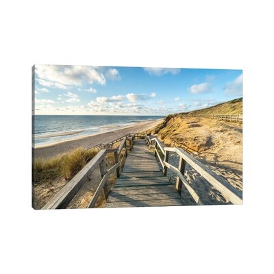 At The Rotes Kliff On Sylt - Image 0