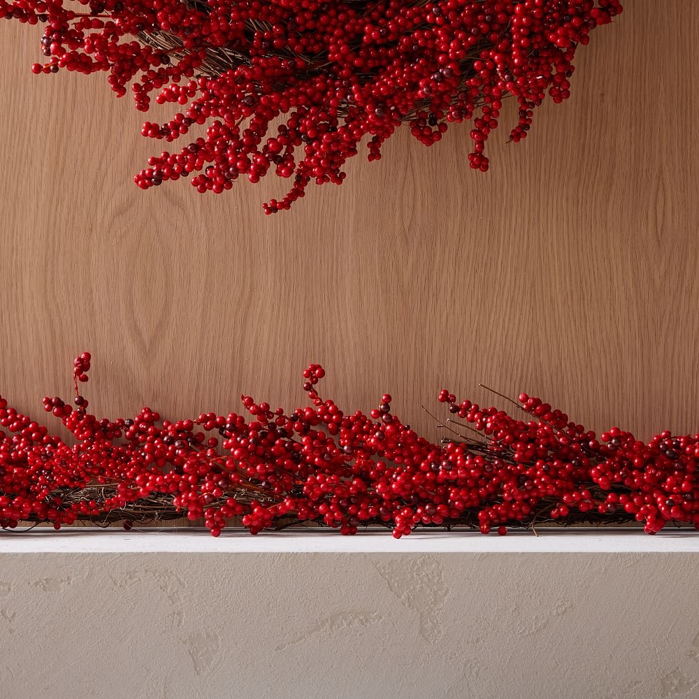 Pre-Lit Faux Red Berry Garland - Image 0