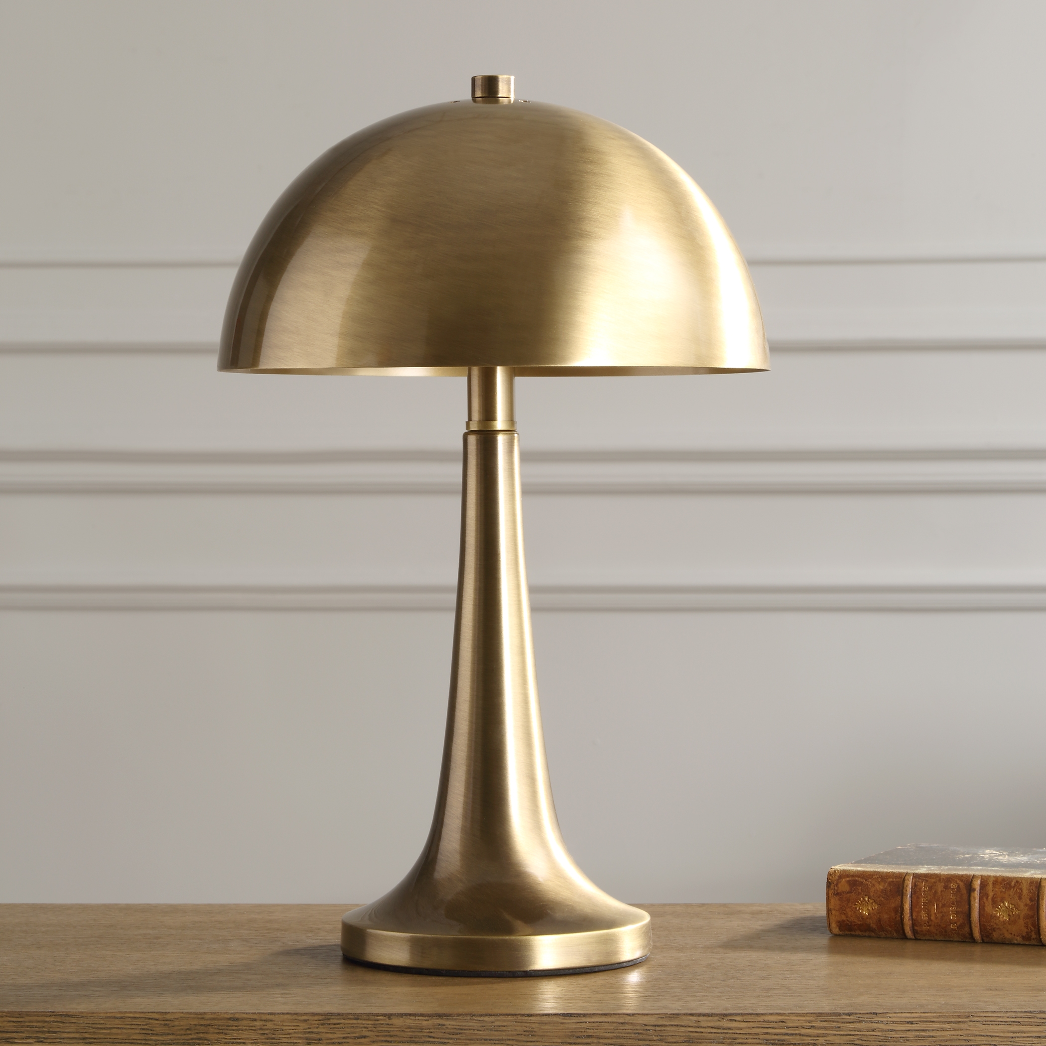 Dame Brass Table Lamp - Image 2