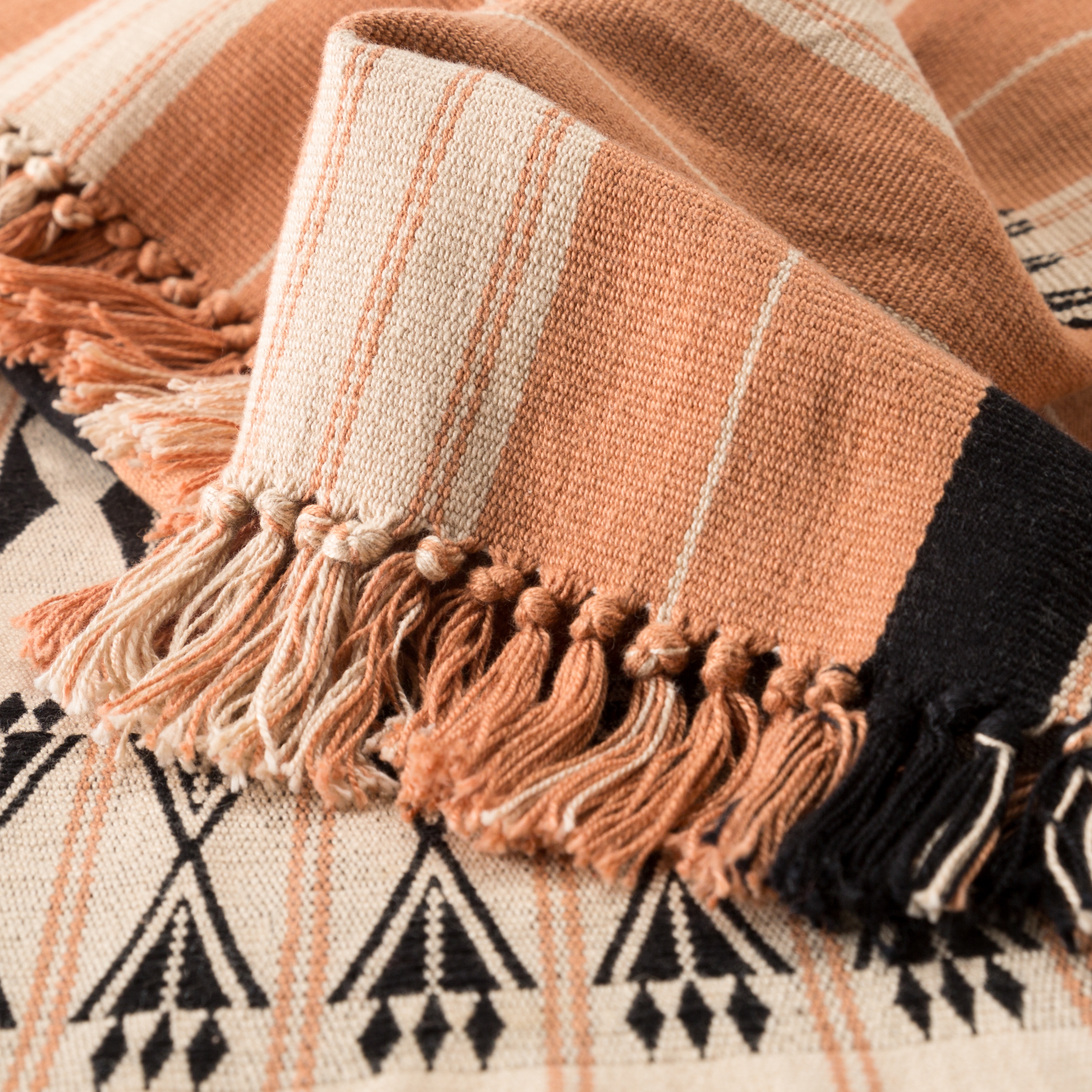Chang Hand-Loomed Tribal Blush/ Beige Throw - Image 1