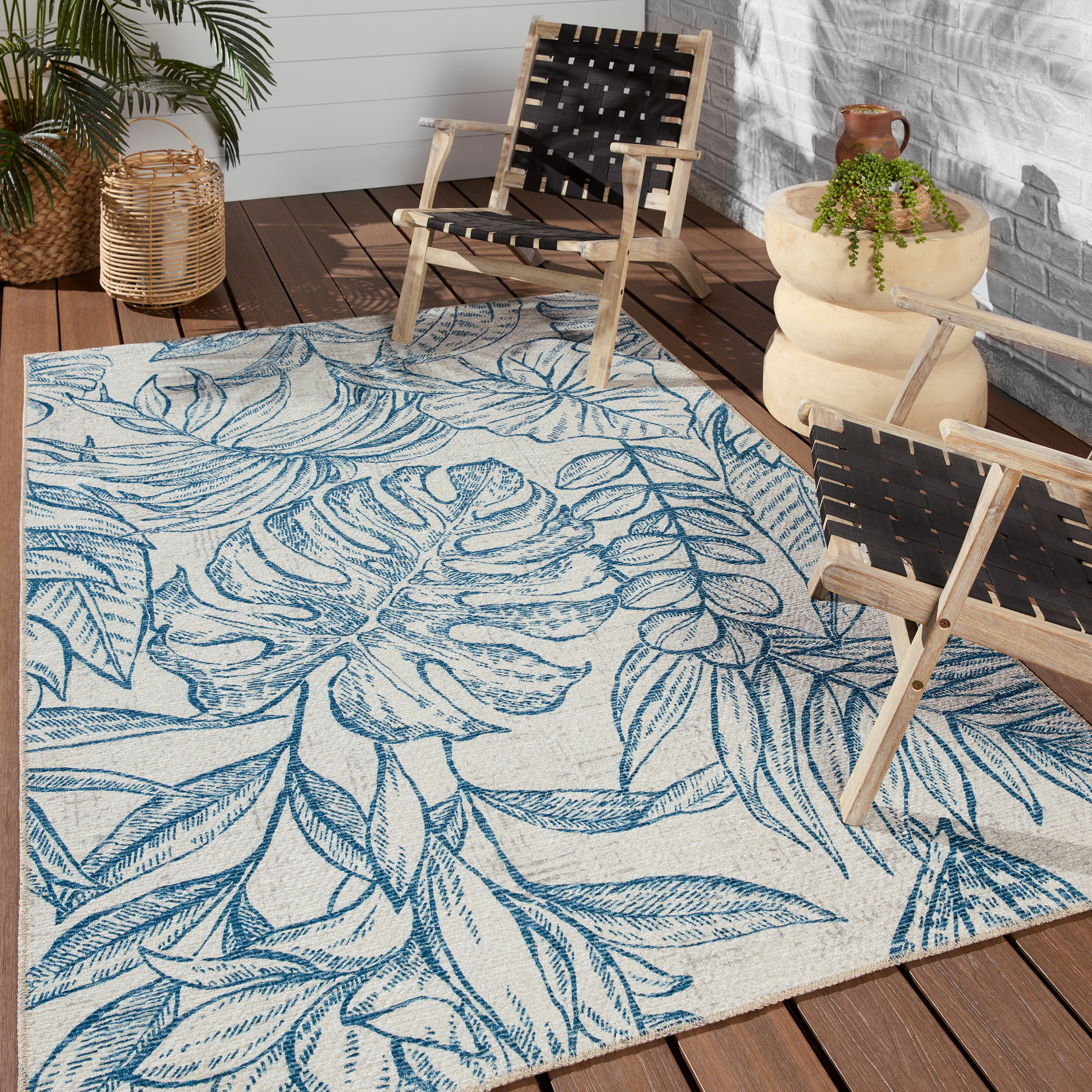 Vibe by Tropic Indoor/Outdoor Floral Navy/ Taupe Area Rug (5'X8') - Image 4