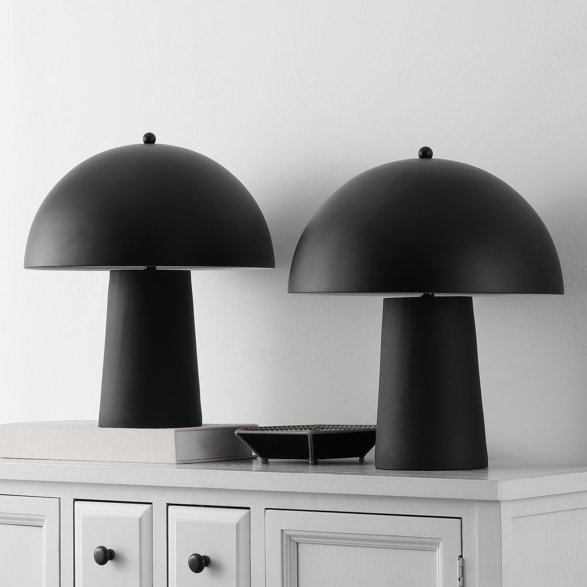 Serra 18" Table Lamp - Black - Safavieh - Image 1