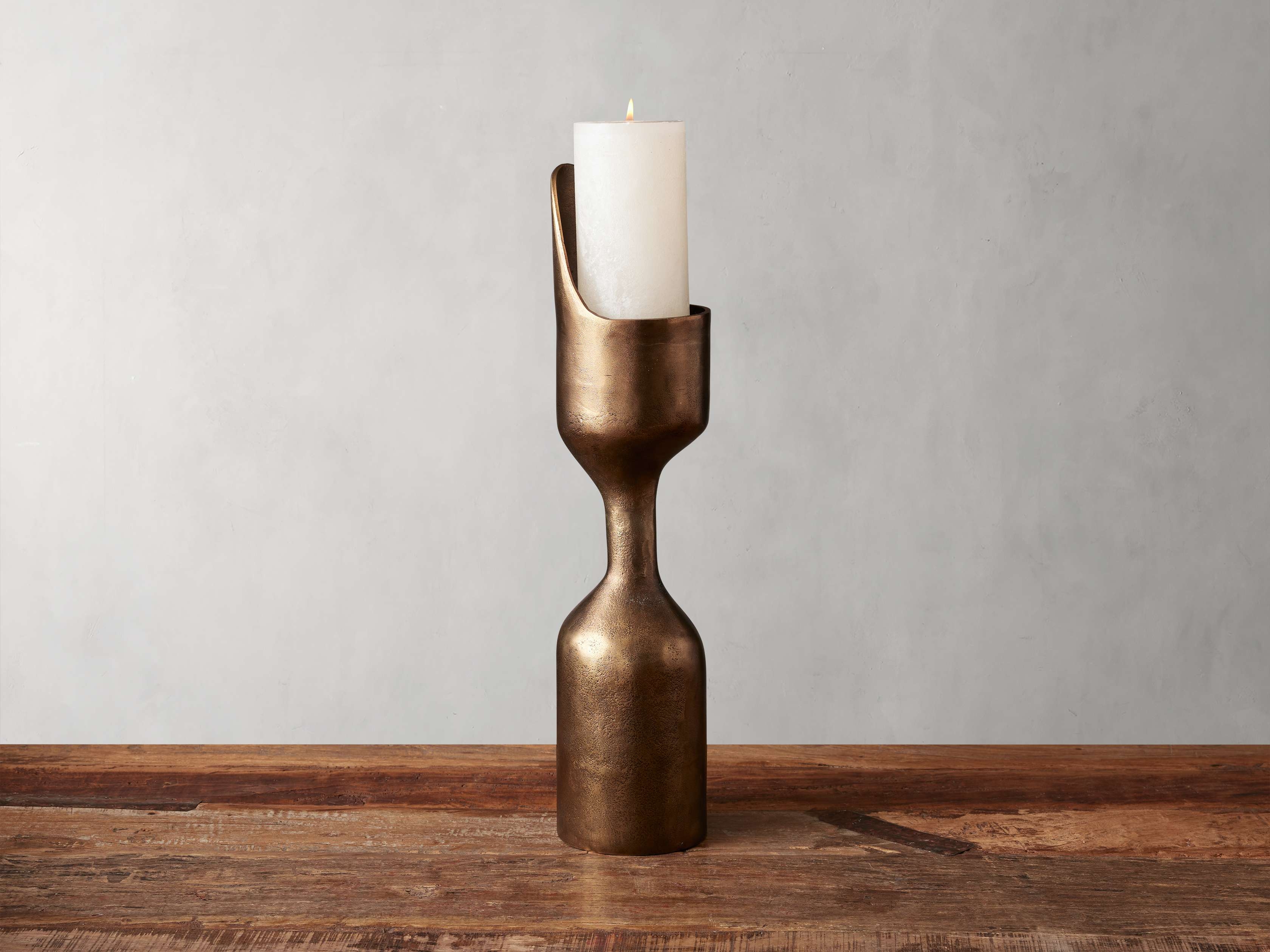 Myles Pillar Holder in Aluminum Large Brass - Image 0