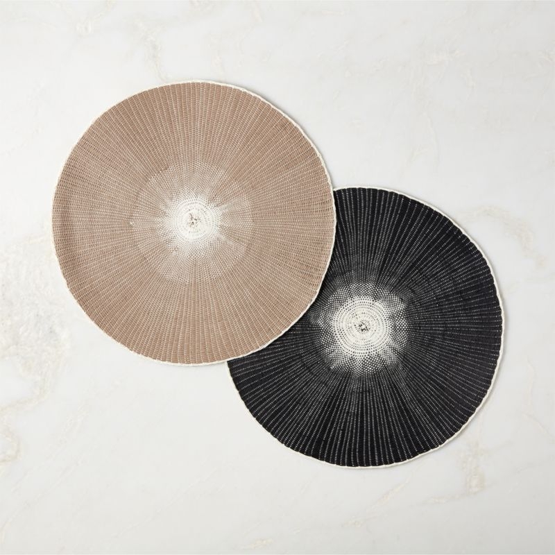 Emry Warm Sand Ombre Paper Round Placemat - Image 2