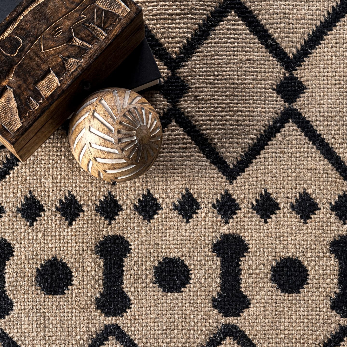 Anika Modern Trellis Area Rug - Image 5