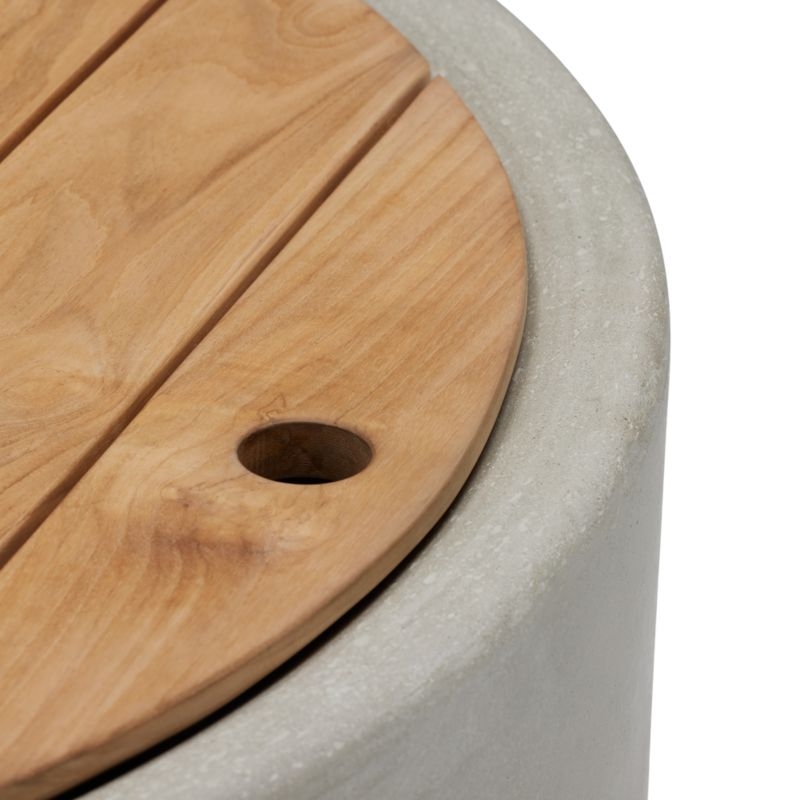 Neighbor ™ Rook Round Stone Propane Fire Table - Image 4