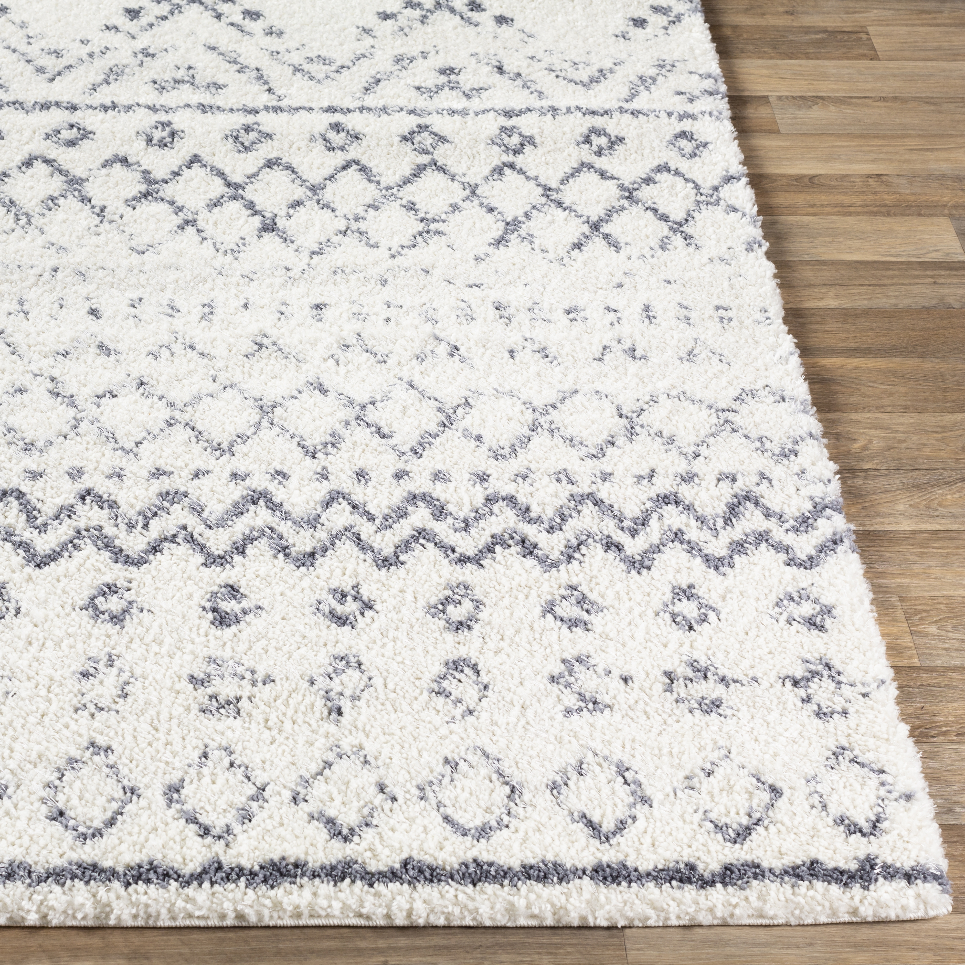 Maroc Shag White Indoor 6'7" x 9' Machine Woven Rug - Image 2