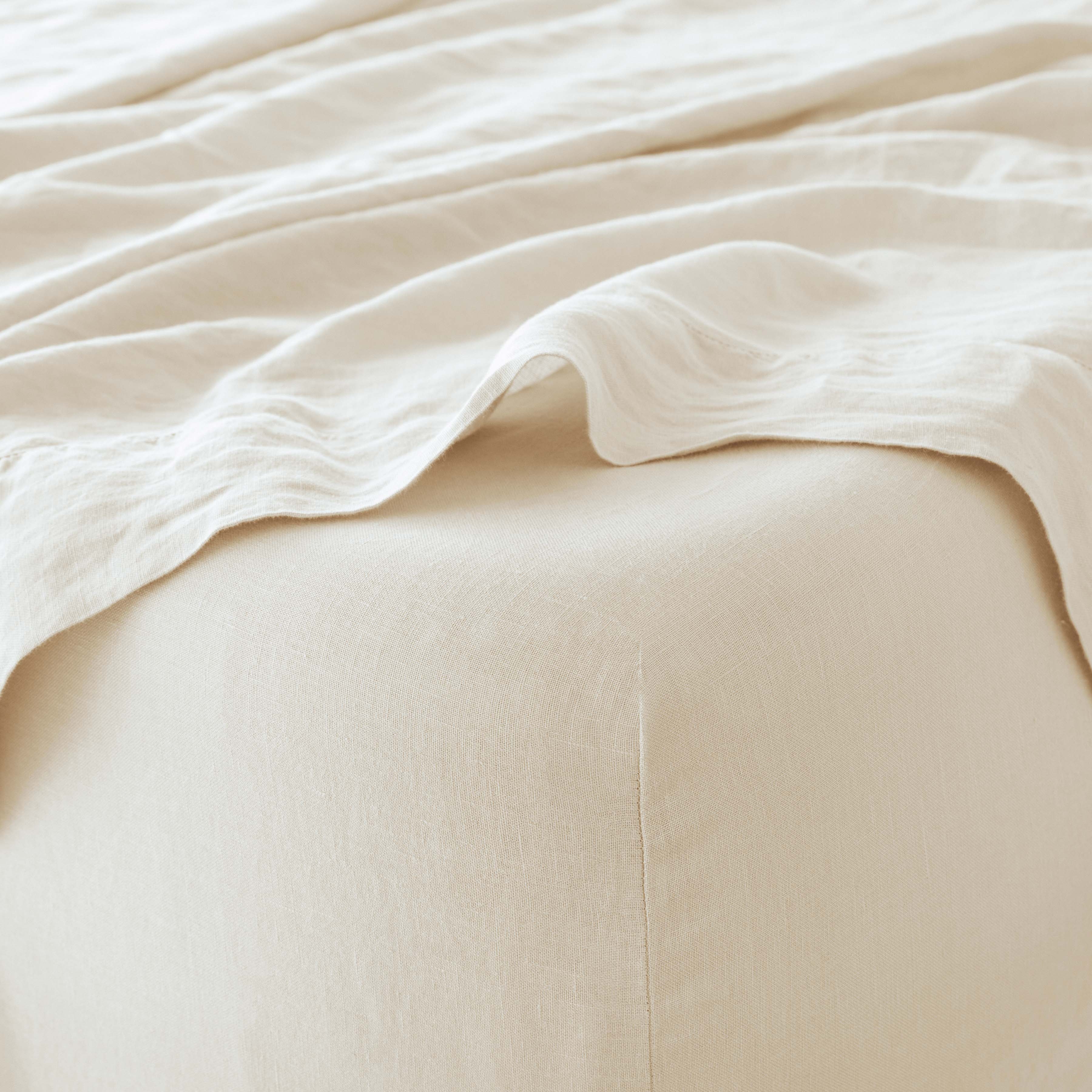 The Citizenry Stonewashed Linen Bed Sheet Set | California King | Seaglass - Image 8