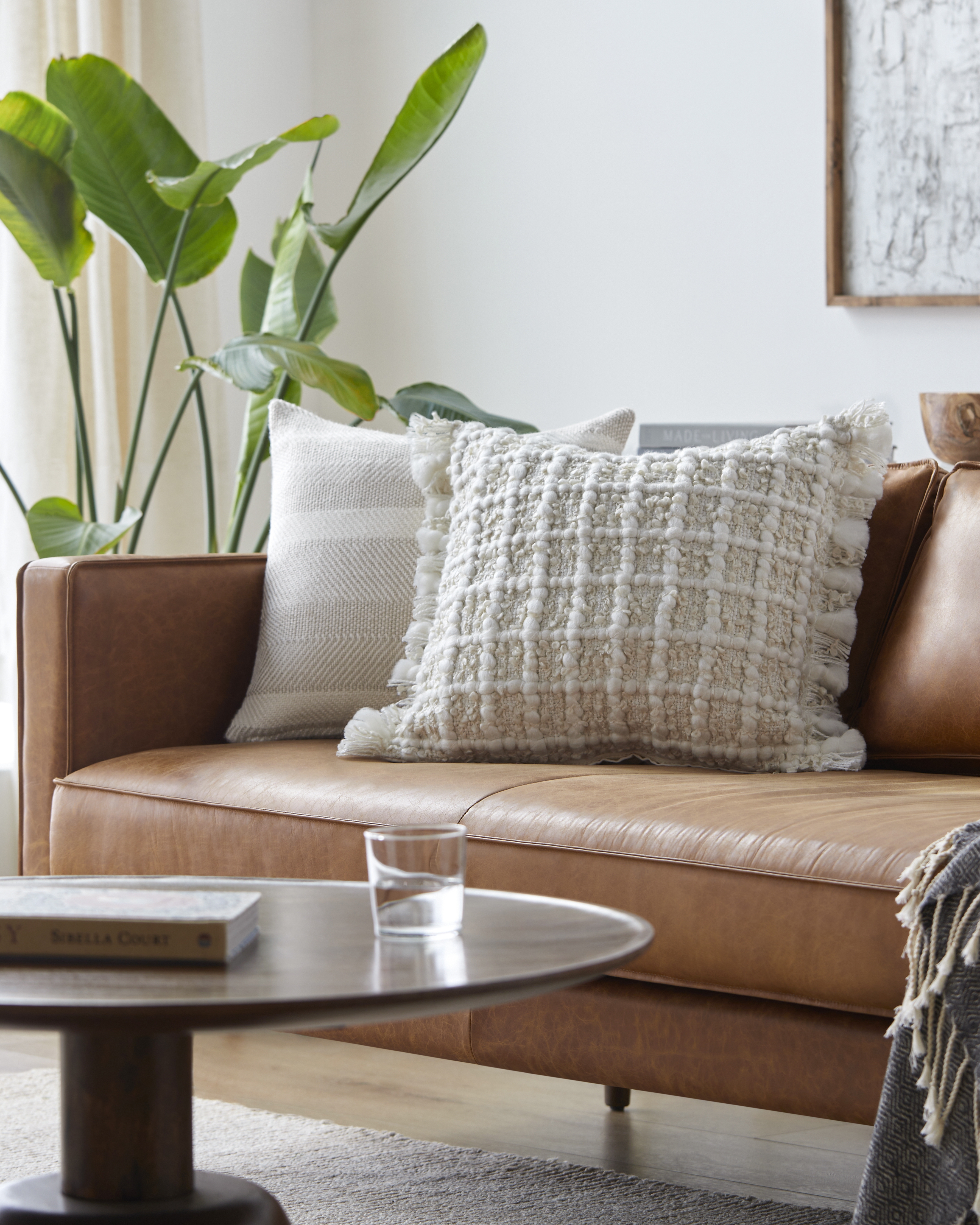 Kemerovo KOV-001 18"L x 18"W Down Filled Pillow - Image 1