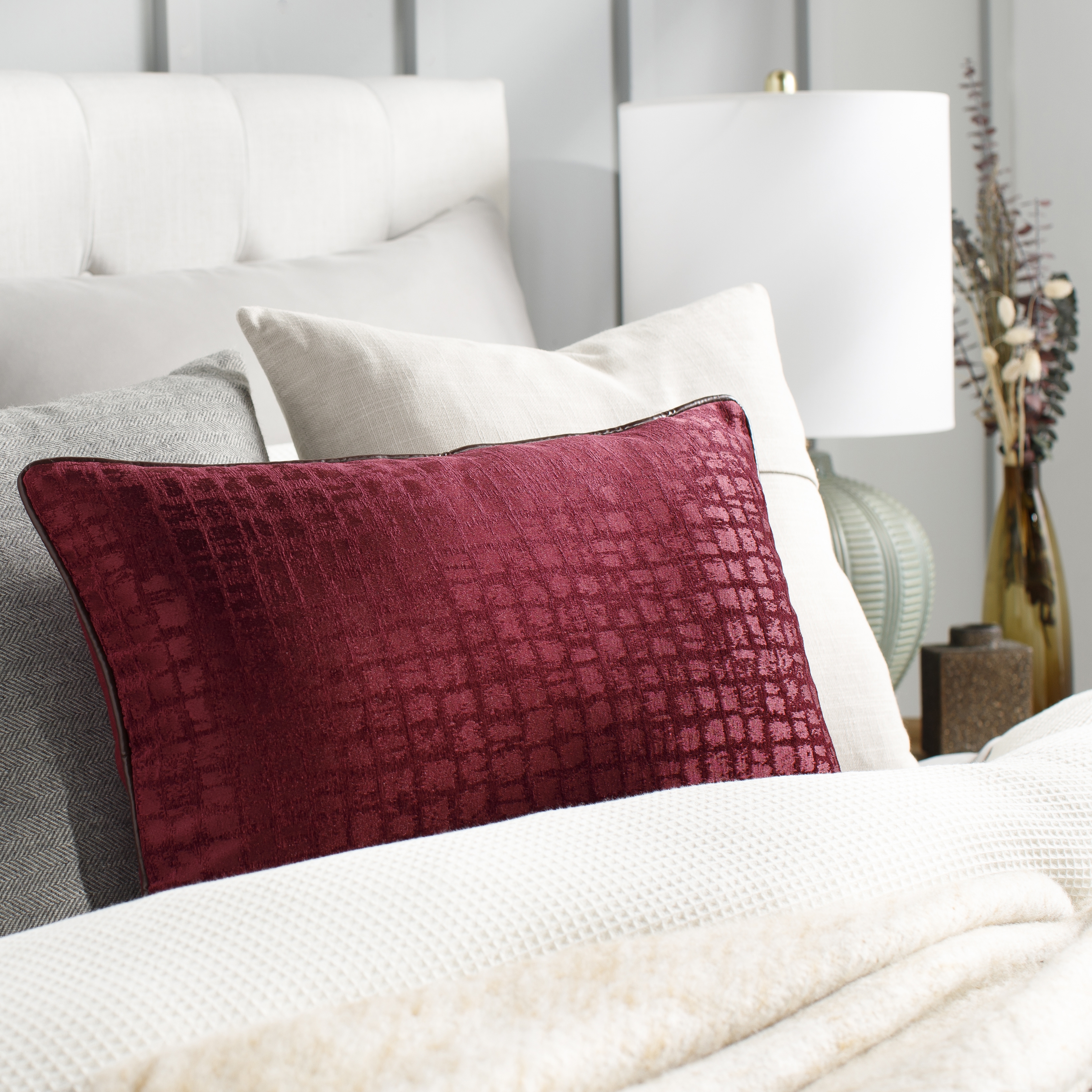 Tambi TBI-004 13"L x 20"W Pillow Cover - Image 0