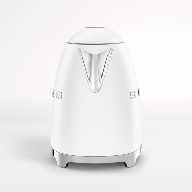 SMEG Matte White Electric Kettle - Image 3
