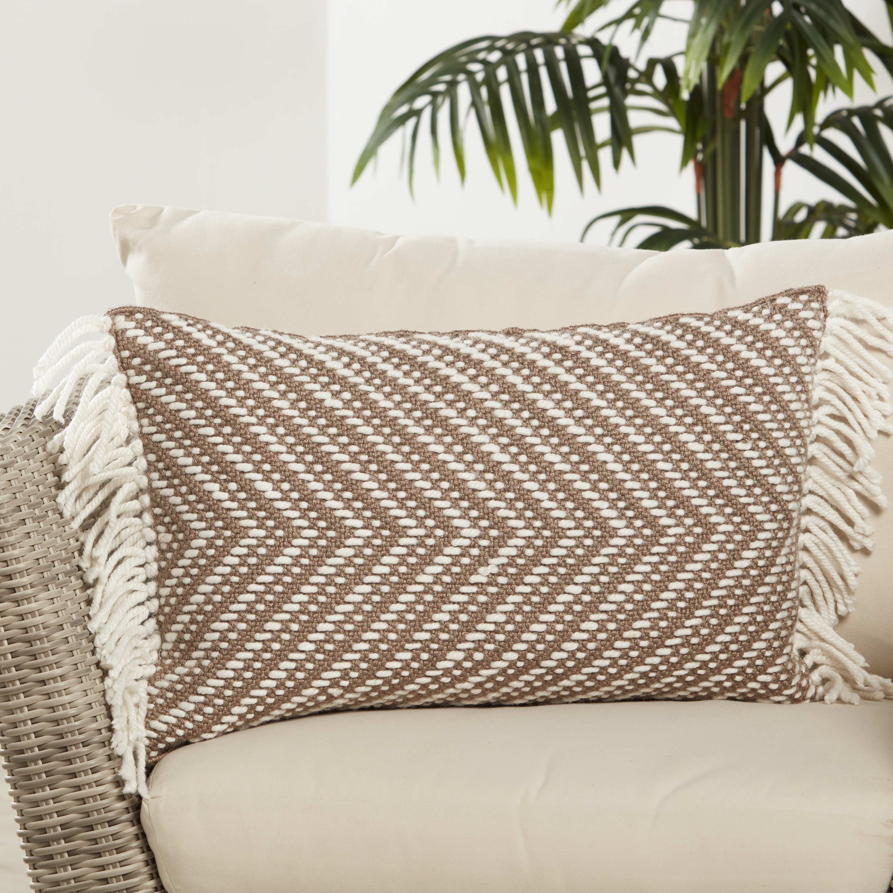 Design (US) Taupe 16"X24" Pillow I-O - Image 3