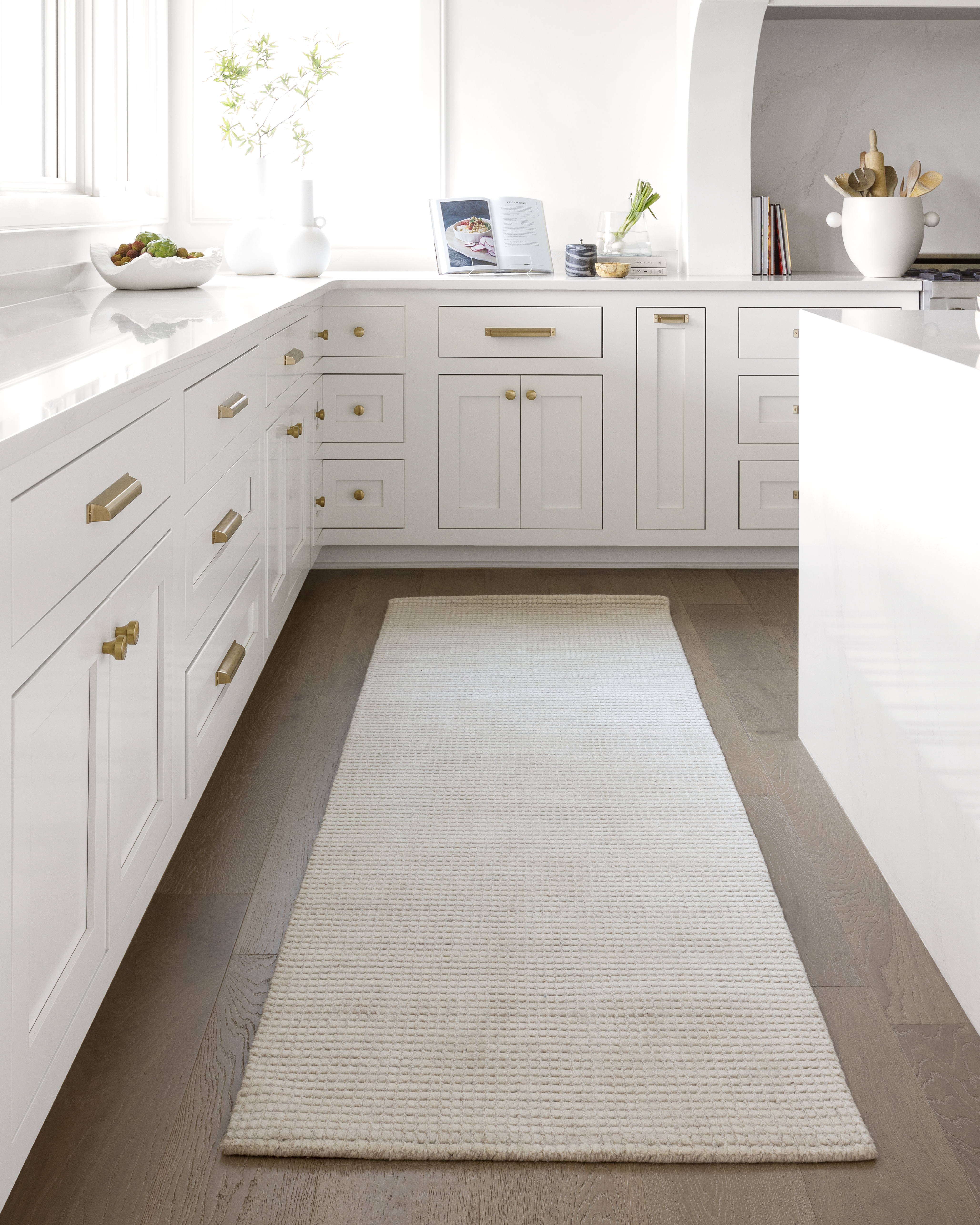 Boston Beige Indoor 2' x 3' Handmade Rug - Image 1