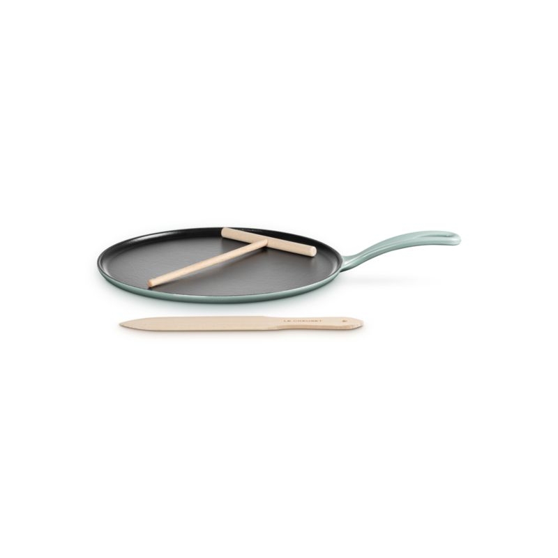 Le Creuset ® Heritage Traditional Round 10.25" Sea Salt Crepe Pan - Image 3