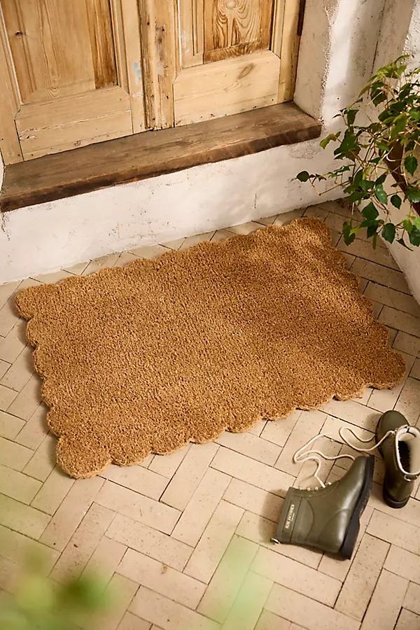 Scalloped Coir Doormat - Image 0