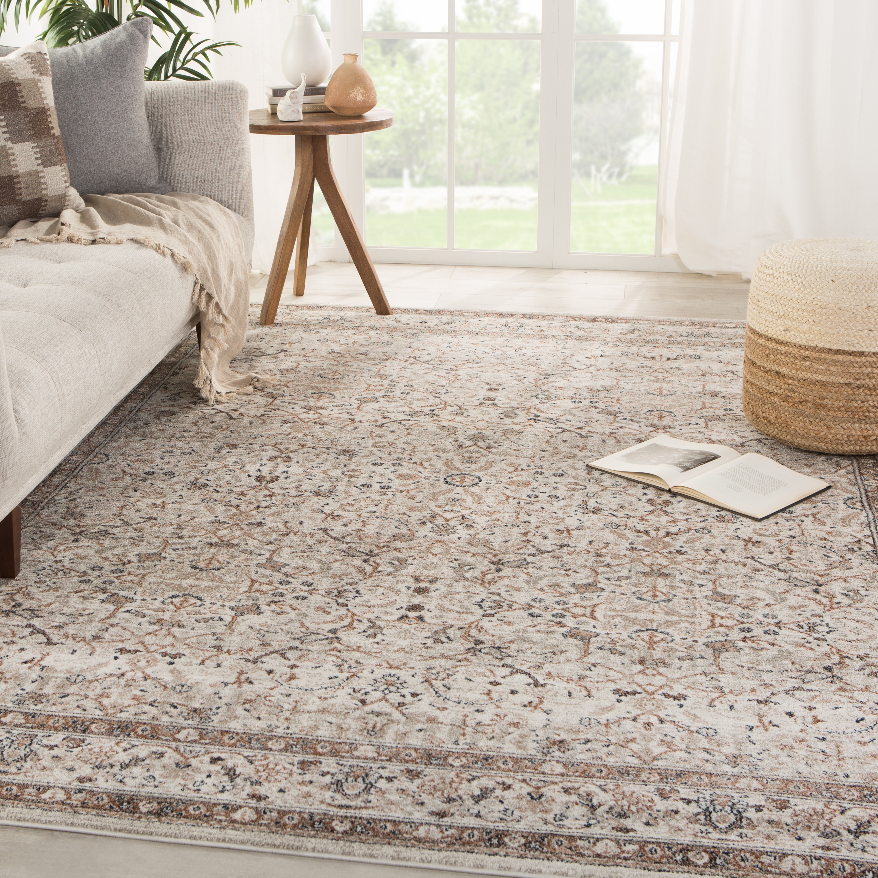 Lorraine Oriental Cream/ Tan Area Rug (9'2"X12'6") - Image 4