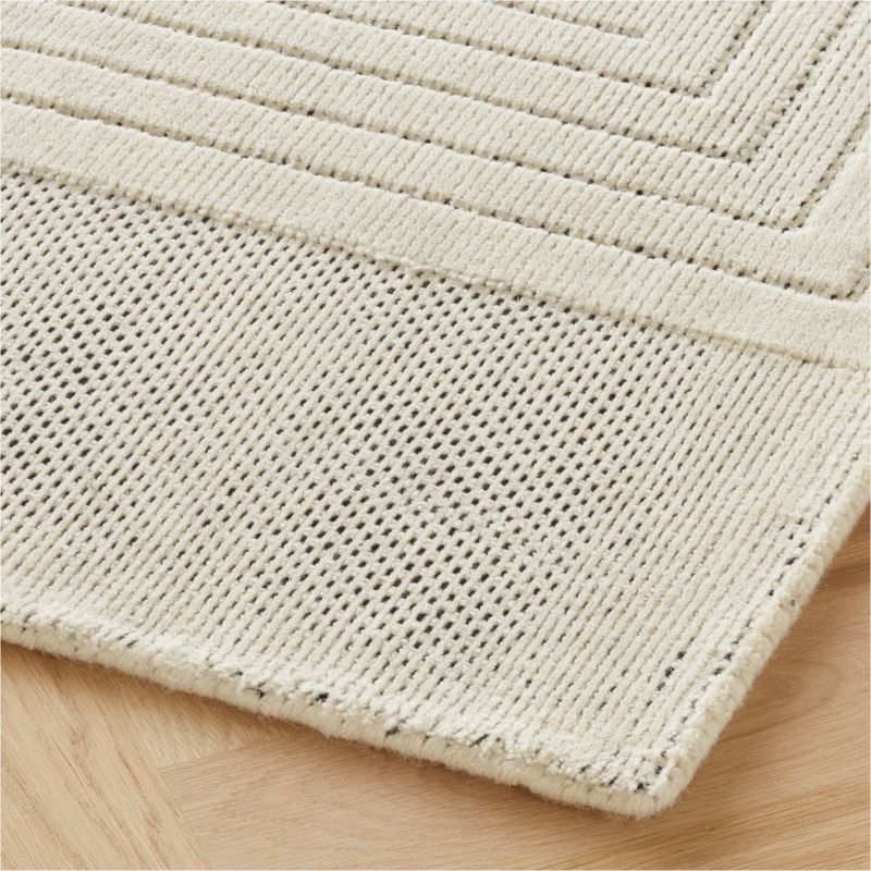 Larso Hand-Tufted White Wool-Blend Area Rug 5'x8' - Image 1