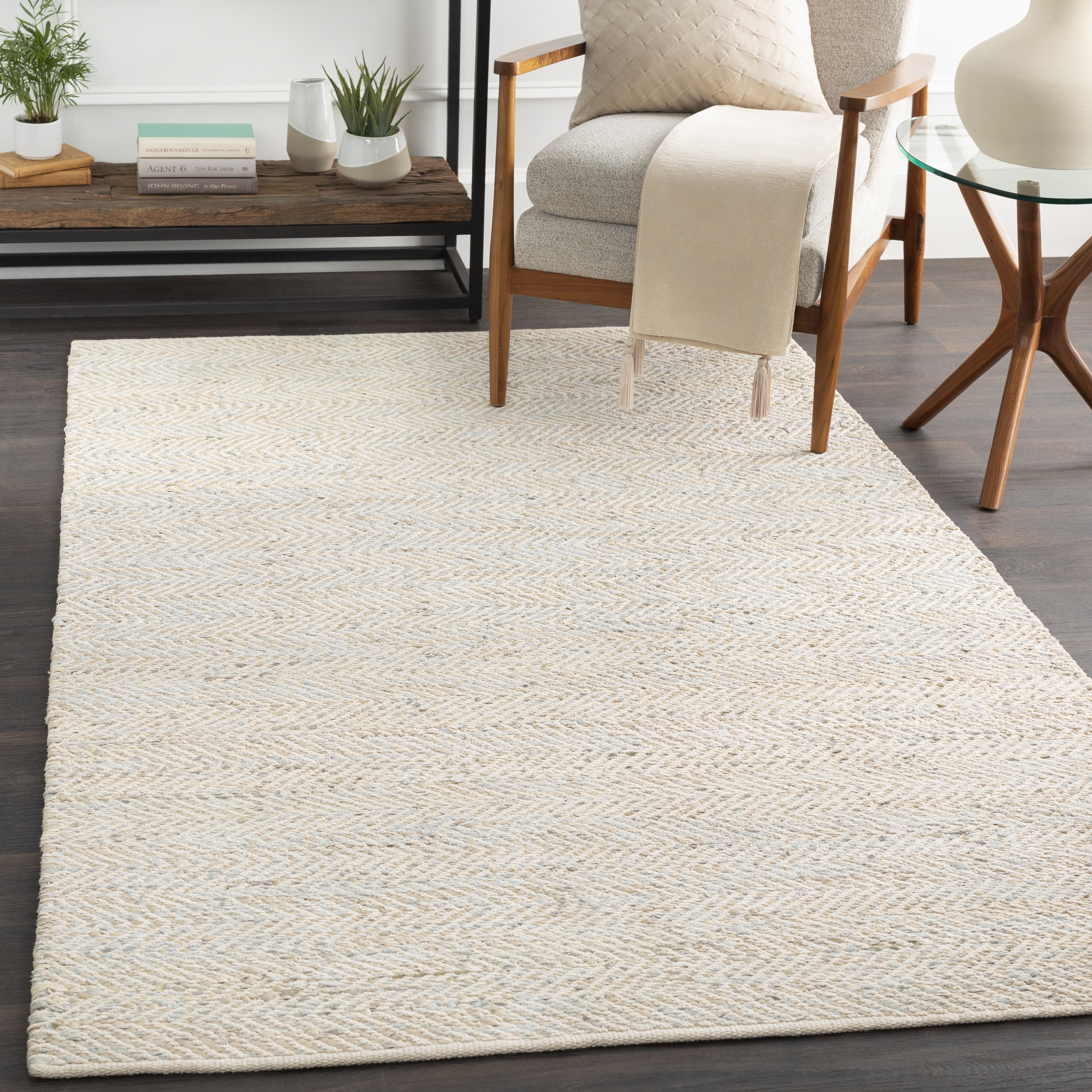 Giovanni Gray Indoor 2' x 3' Handmade Rug - Image 1