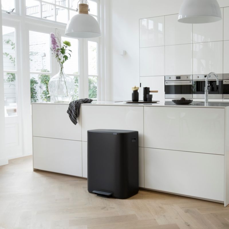 Brabantia Matte Black Bo Step On Dual Compartment Recycling Trash Can, 2 x 8 Gallon - Image 3