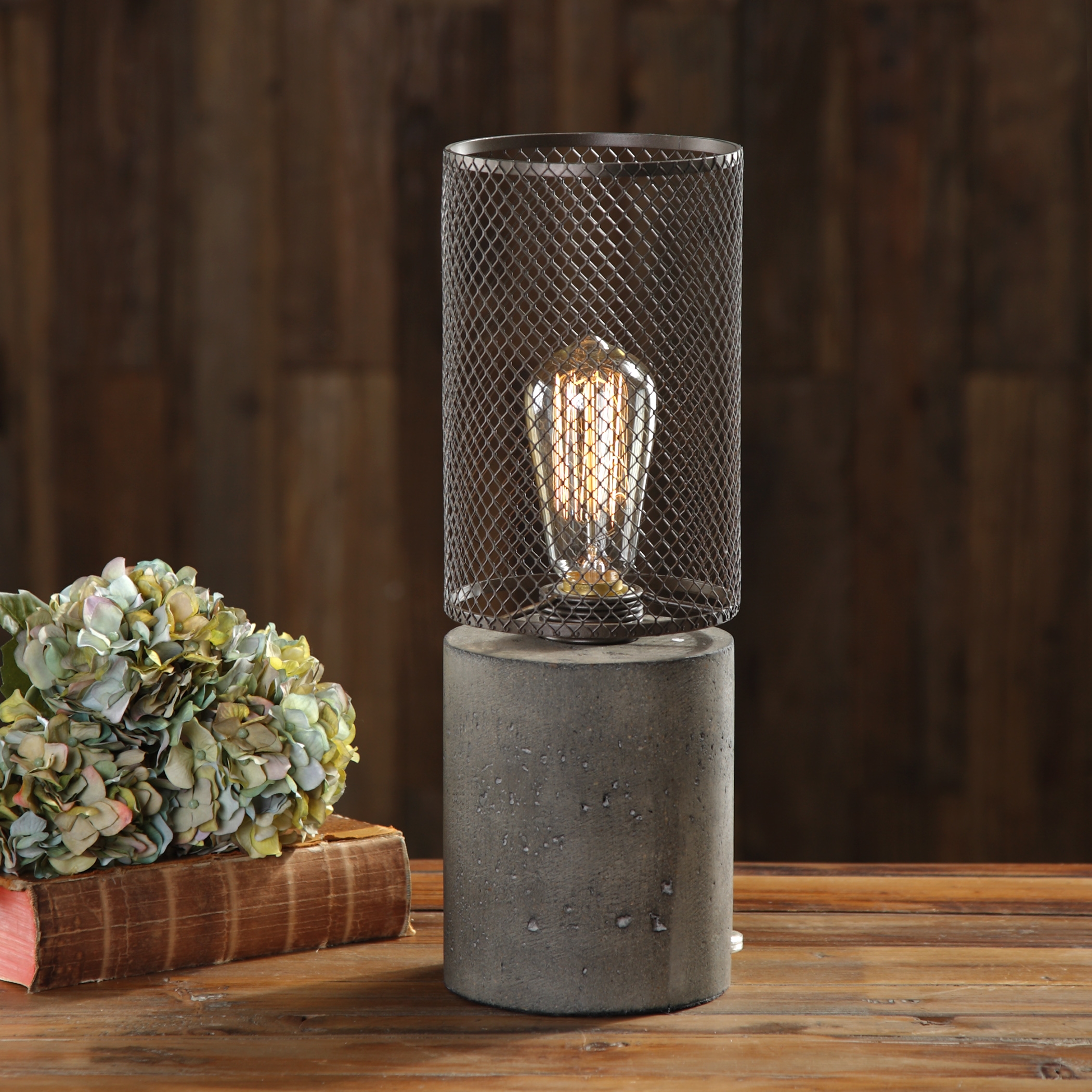 Ledro Thick Concrete Lamp - Image 0