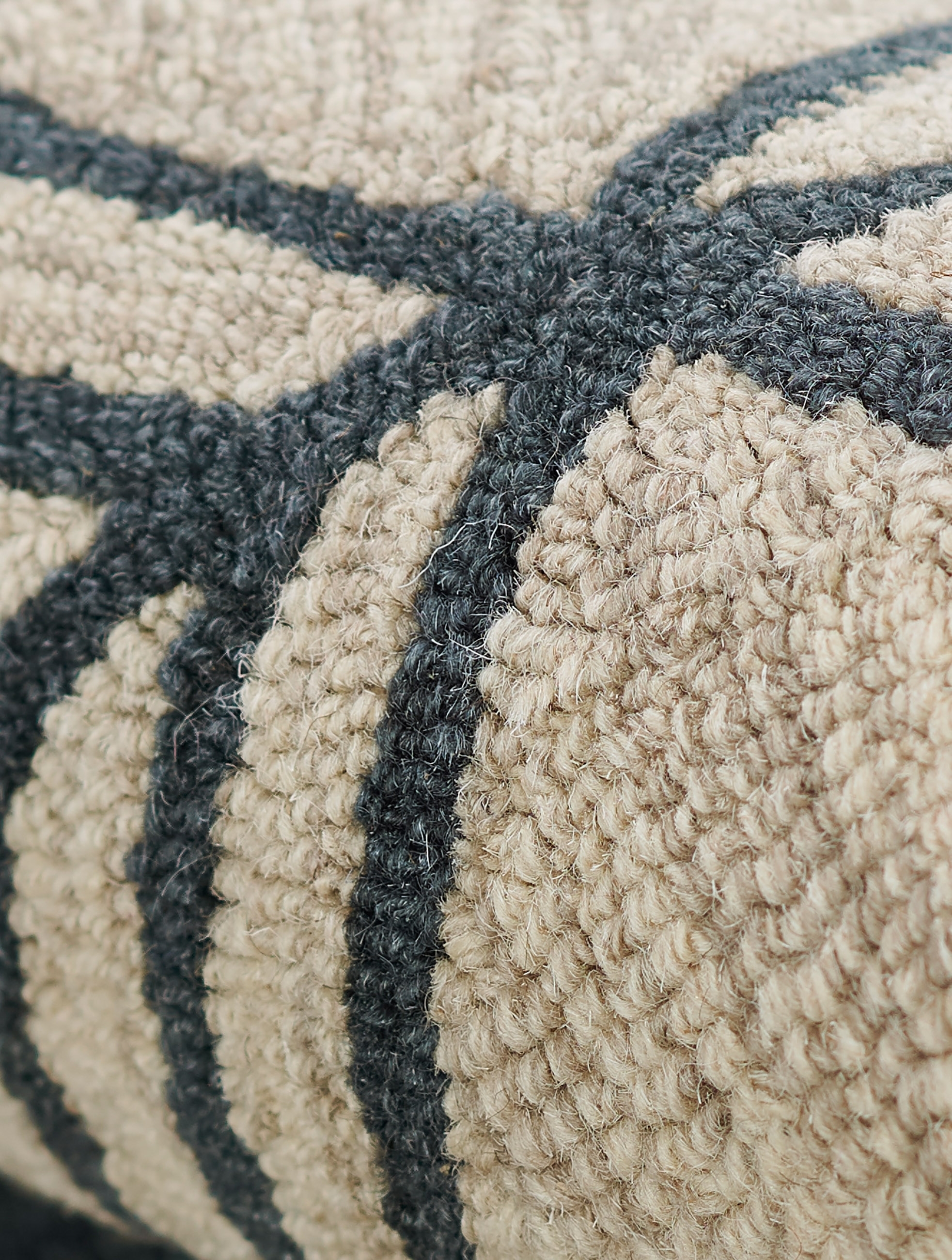 Jette Hand-Tufted Wool Rug - Image 4