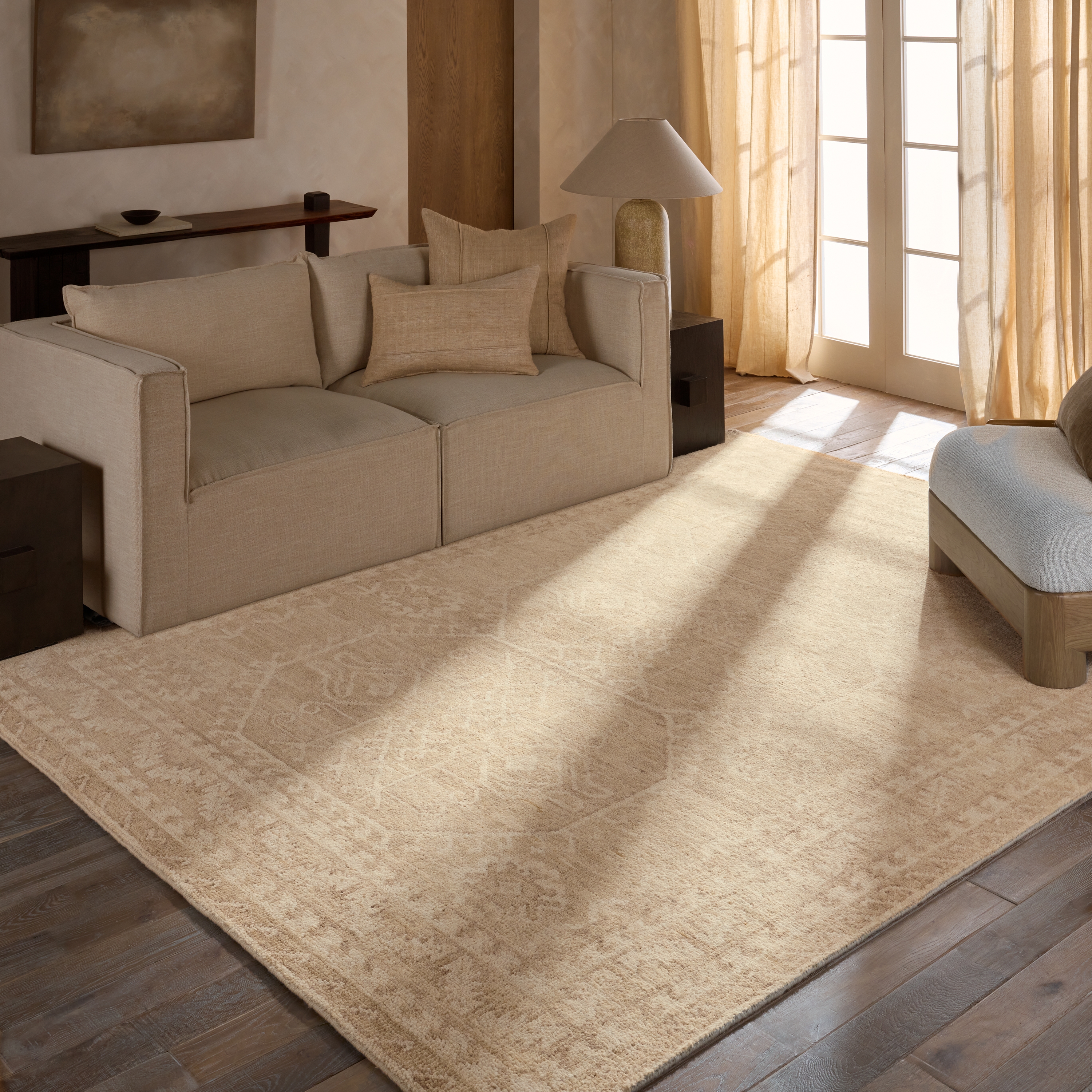Aires AZA01 Handknotted Oriental Tan Area Rug (6'x9') - Image 4