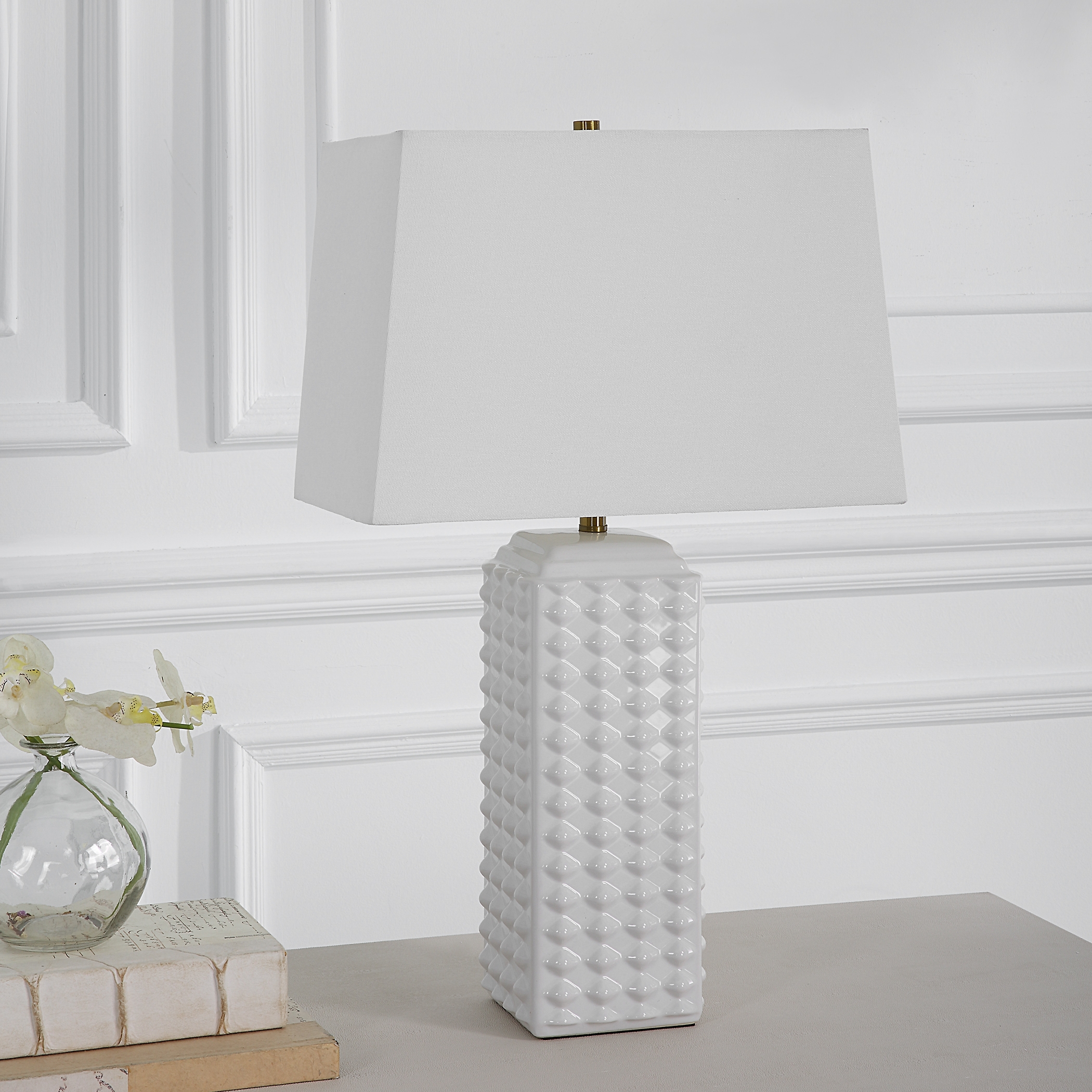 TABLE LAMP - Image 1